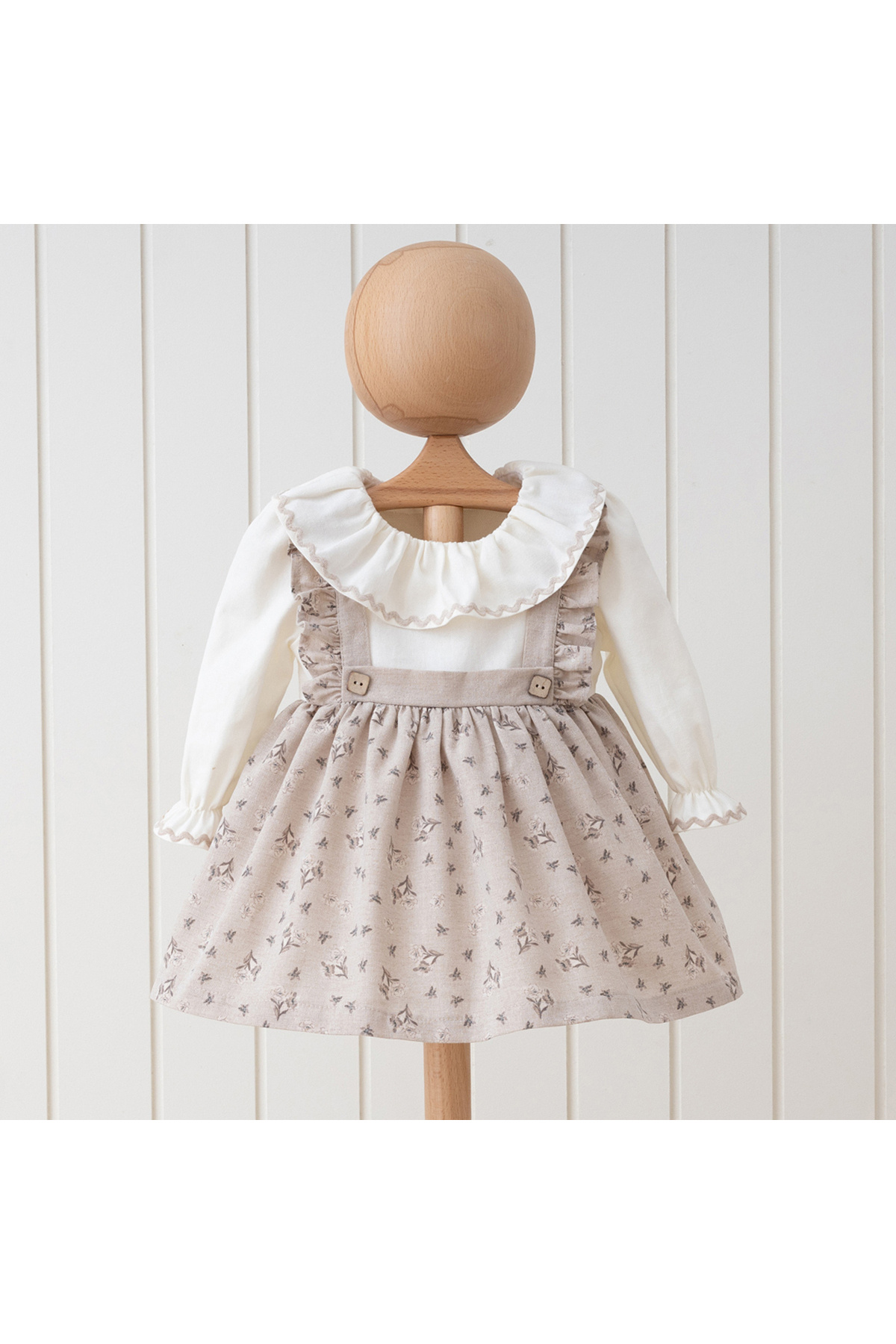 DIDuStore Zarif Bej Tonlarında Klasik Tasarımlı Kız Bebek Elbisesi fotoğrafı 2 (önizleme)
