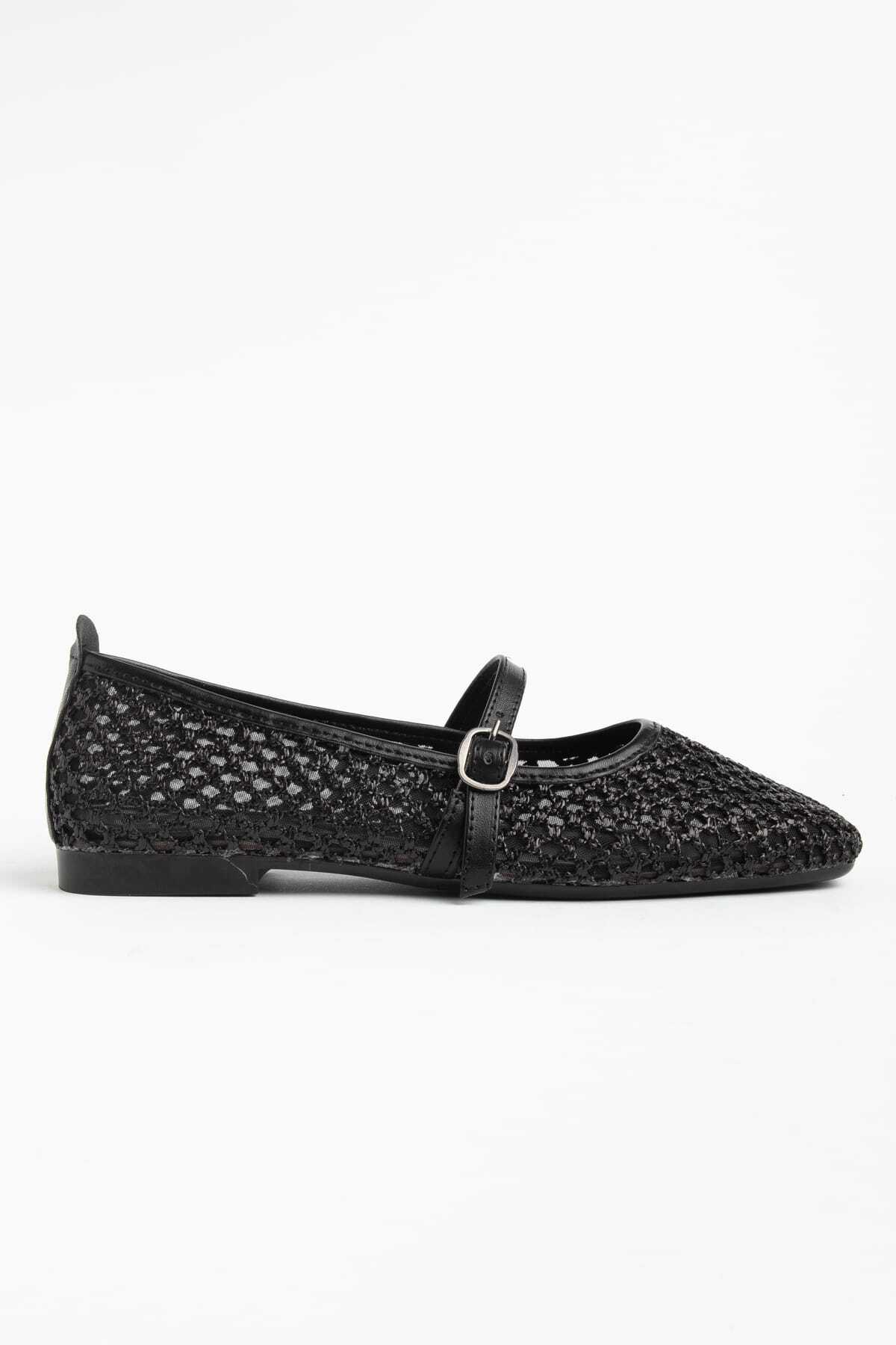 Amalfi Women's Black Straw Mesh Flat Shoes