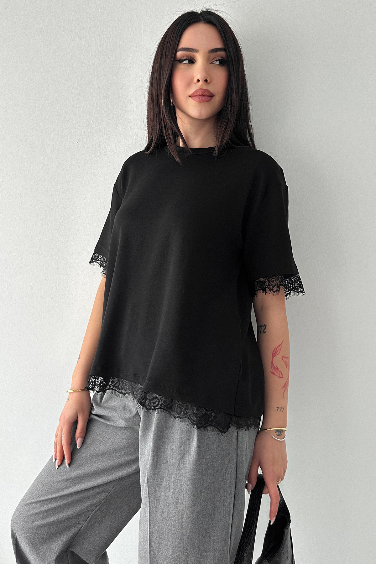 Noa Noa  Kadın Dantel Detaylı T-Shirt – Siyah Arkası Dantel Şık Bluz - Görsel 2