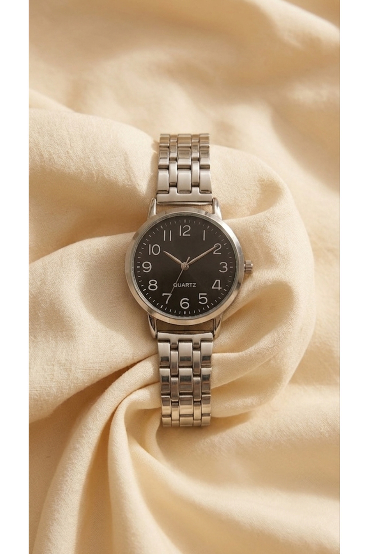 Round Silver Premium Women's Watch with Black Dial Luxury 2026 Premium Women's Watch