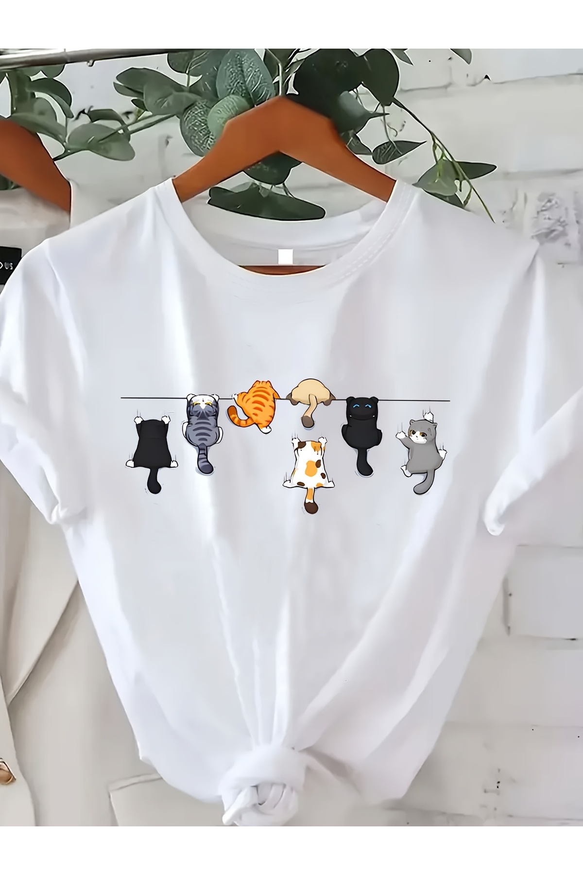 Cute Cartoon Cat Pattern Round Collar T-Shirt