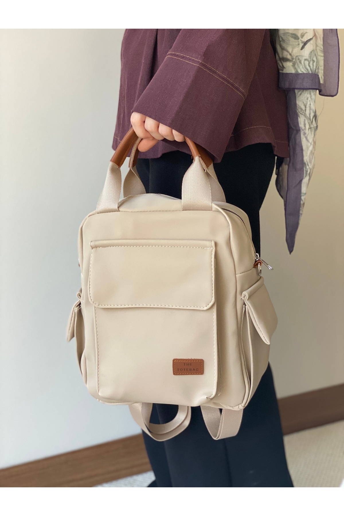 Bagzone  YANLARI VE ÖNÜ CEP DETAYLI KADIN SIRT ÇANTASI