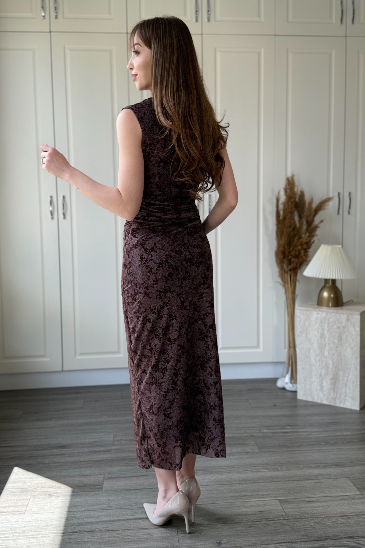 Dilay Gökoğlu Butik  Önü Düğmeli Kadife Baskılı Midi Kahverengi Tül Elbise - Görsel 7