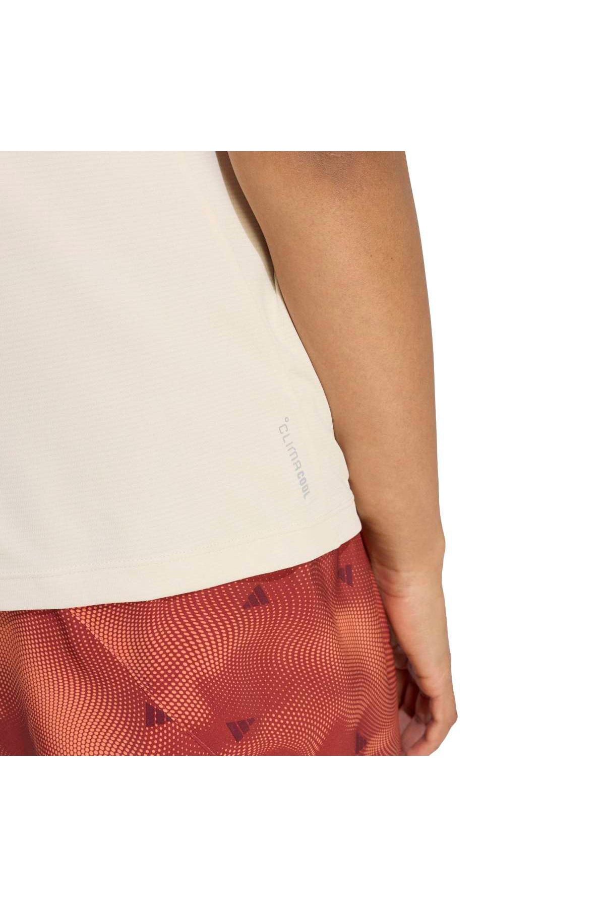 adidas Running Essentials Brand Love Kadın Bej Yuvarlak Yaka Tişört görsel 3