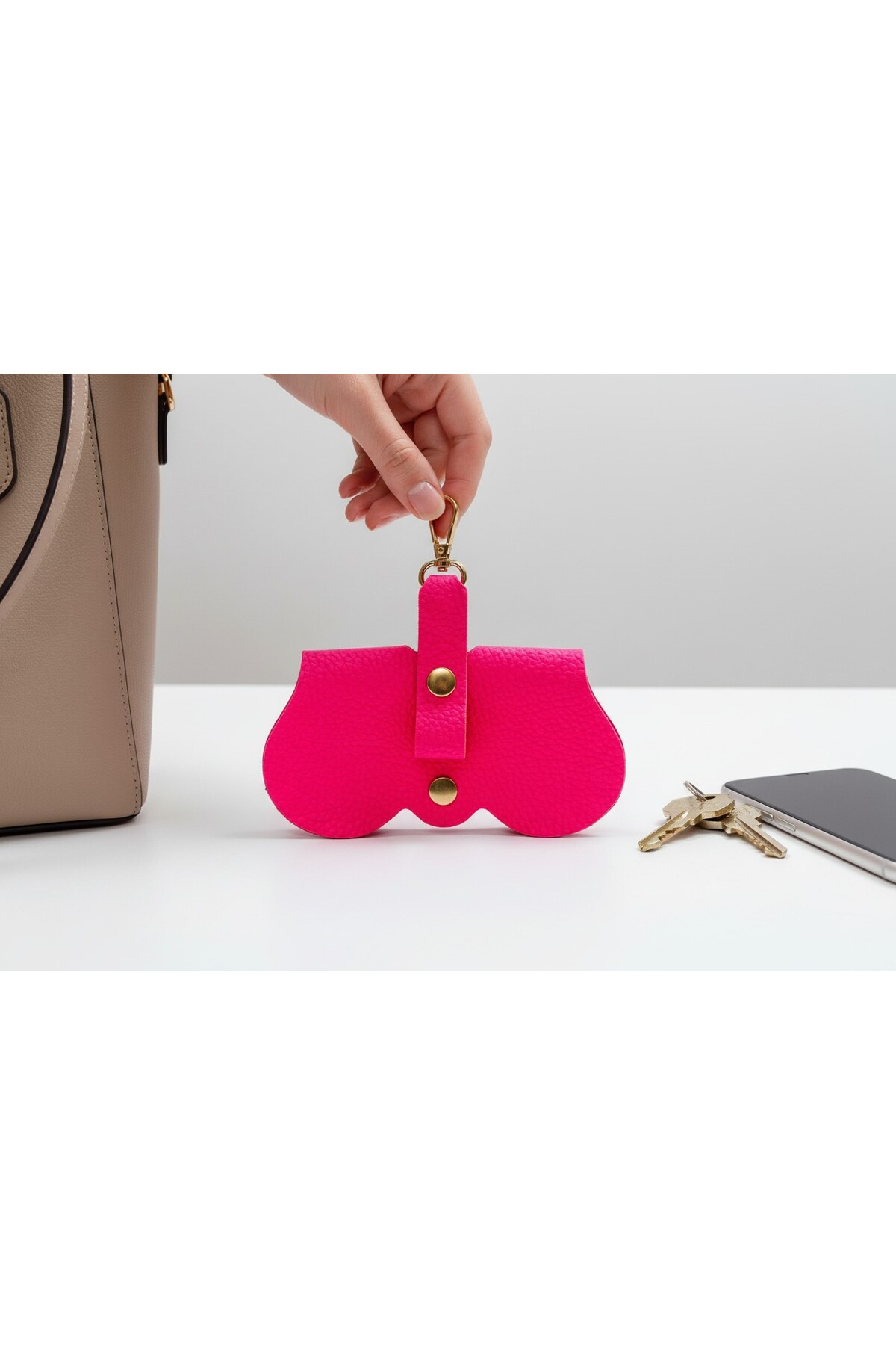 Glasses Case with Strap – Stylish Protective Case Attached to the Bag