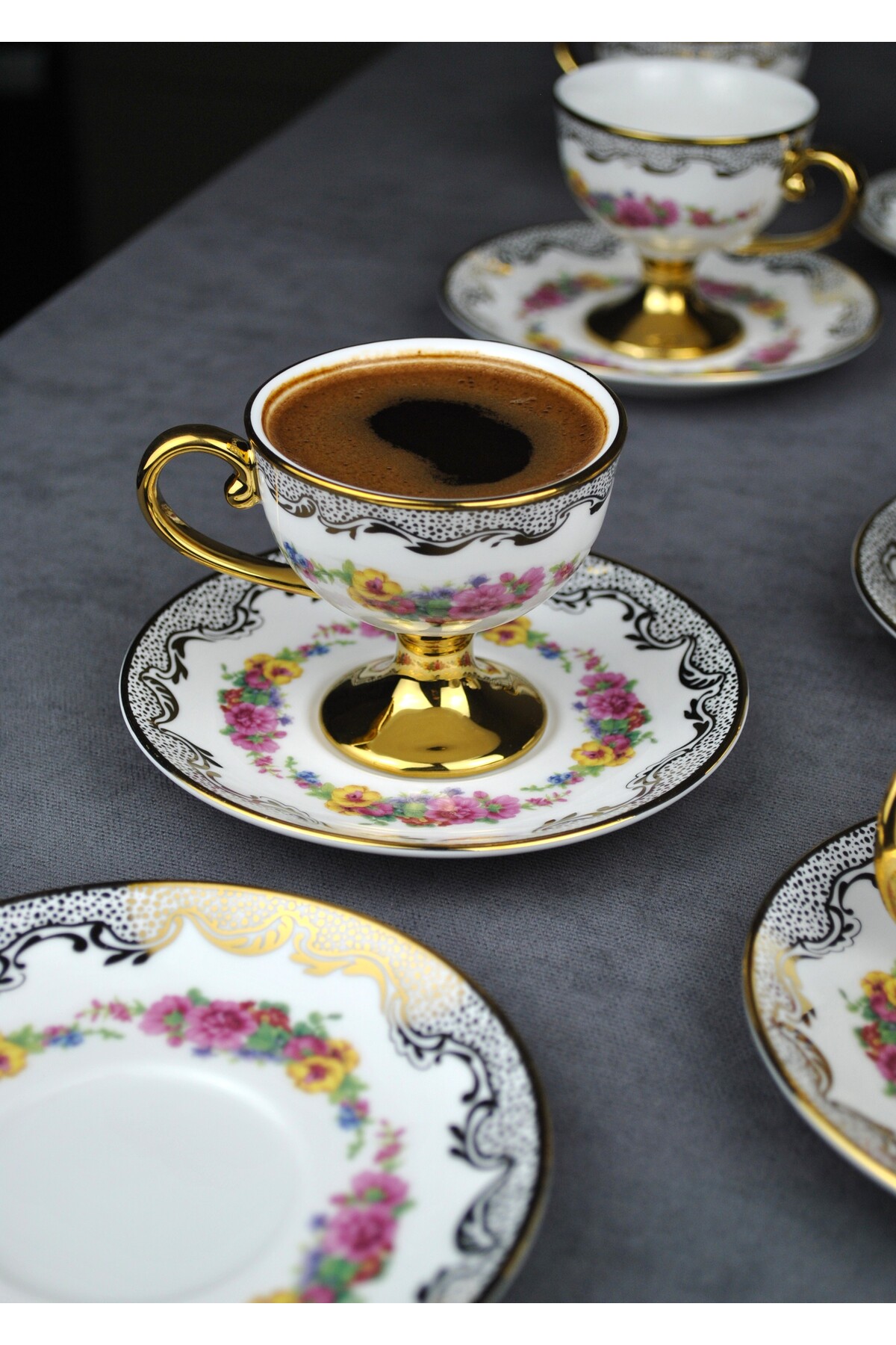 Qualitev 6 Kişilik Porselen Pembe Çiçekli Vintage Gold Ayaklı Kahve ...
