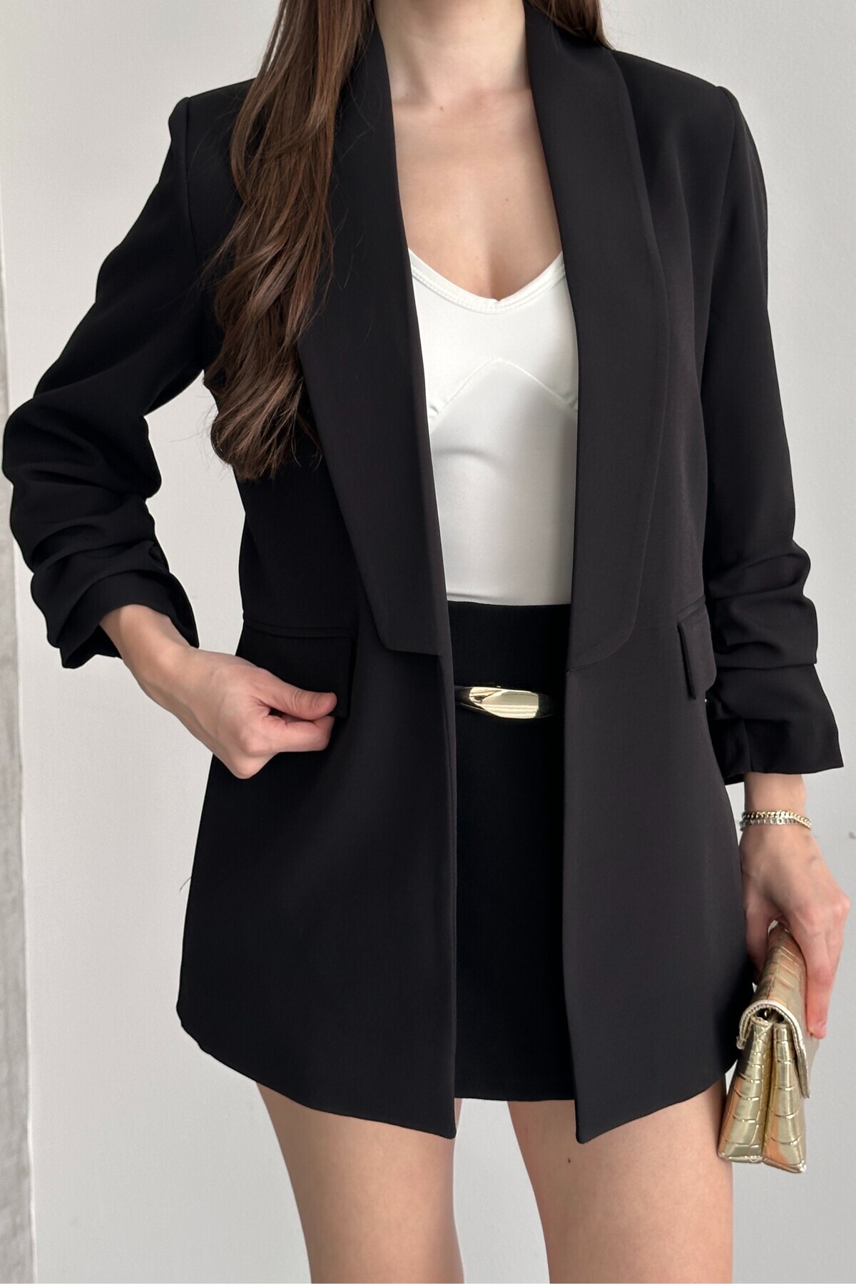 moda armanc  Kadın Siyah Blazer Ceket Büzgülü Kol Detaylı Şık Ofis Ceket Kruvaze Yaka Modern Blazer Ceket - Görsel 5