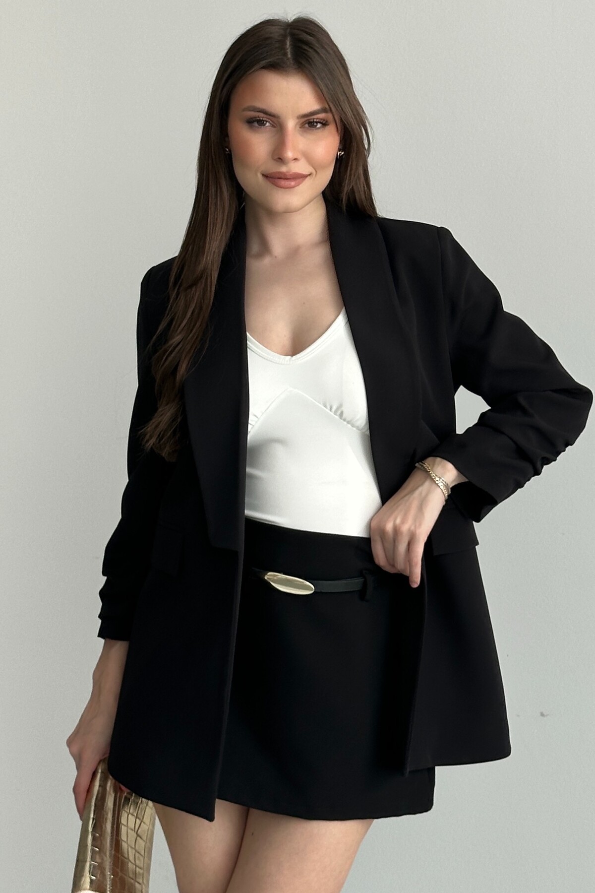 moda armanc  Kadın Siyah Blazer Ceket Büzgülü Kol Detaylı Şık Ofis Ceket Kruvaze Yaka Modern Blazer Ceket - Görsel 4