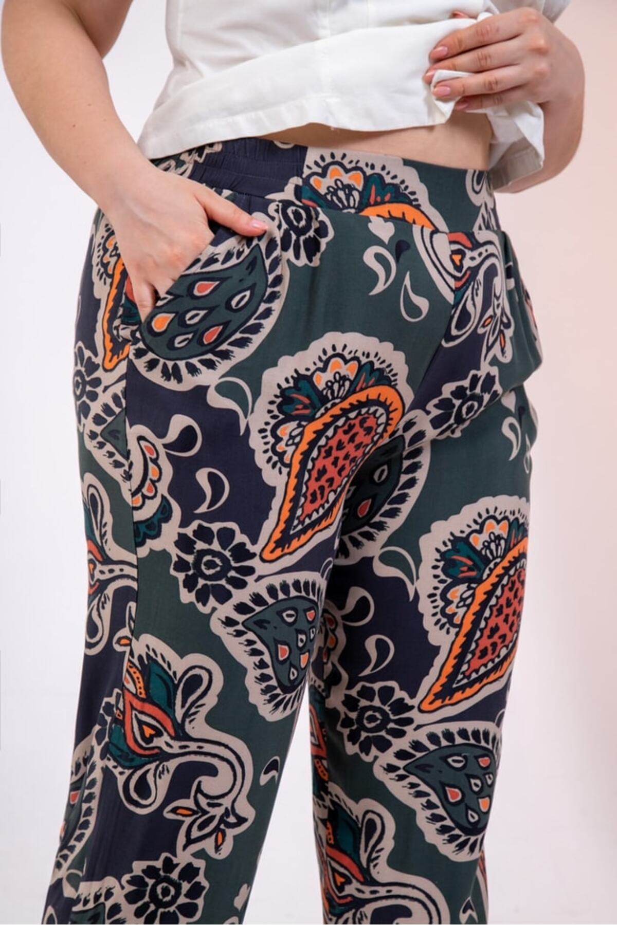 Roxxlen  Kadın Büyük Beden Beli Pileli Cepli Pantolon Haki - Görsel 8