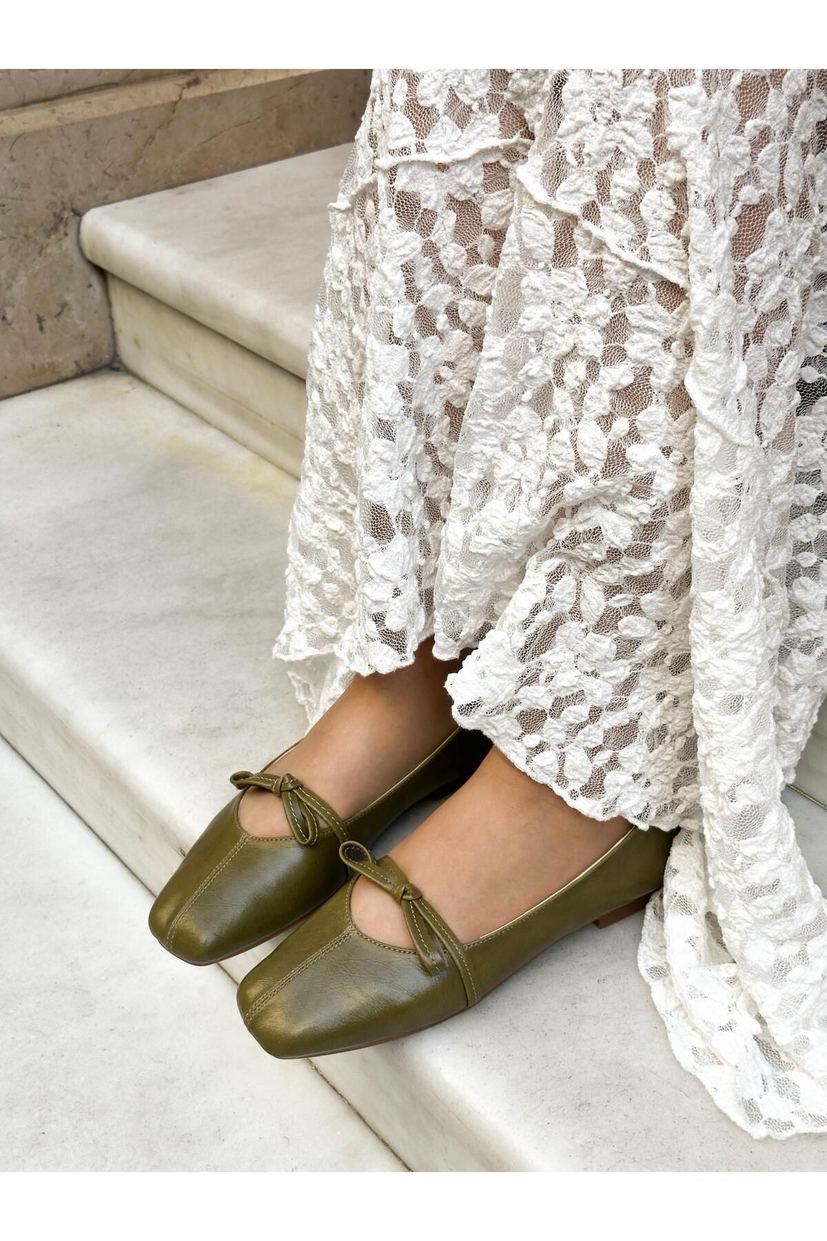 azza shoes  ARİES BİYELİ FİYONK DETAYLI KARE KALIP ÖNDEN DİKİŞLİ ZARİF VE RAHAT GÜNLÜK BABET - Görsel 4