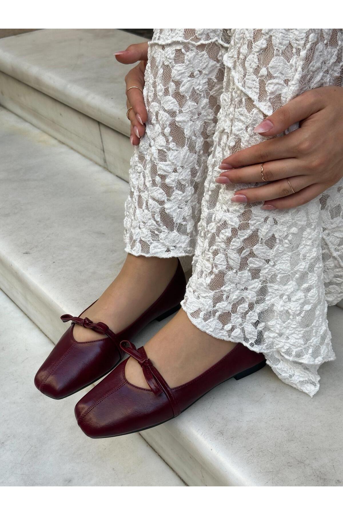 azza shoes ARİES BİYELİ FİYONK DETAYLI KARE KALIP ÖNDEN DİKİŞLİ ZARİF VE RAHAT GÜNLÜK BABET görsel 3