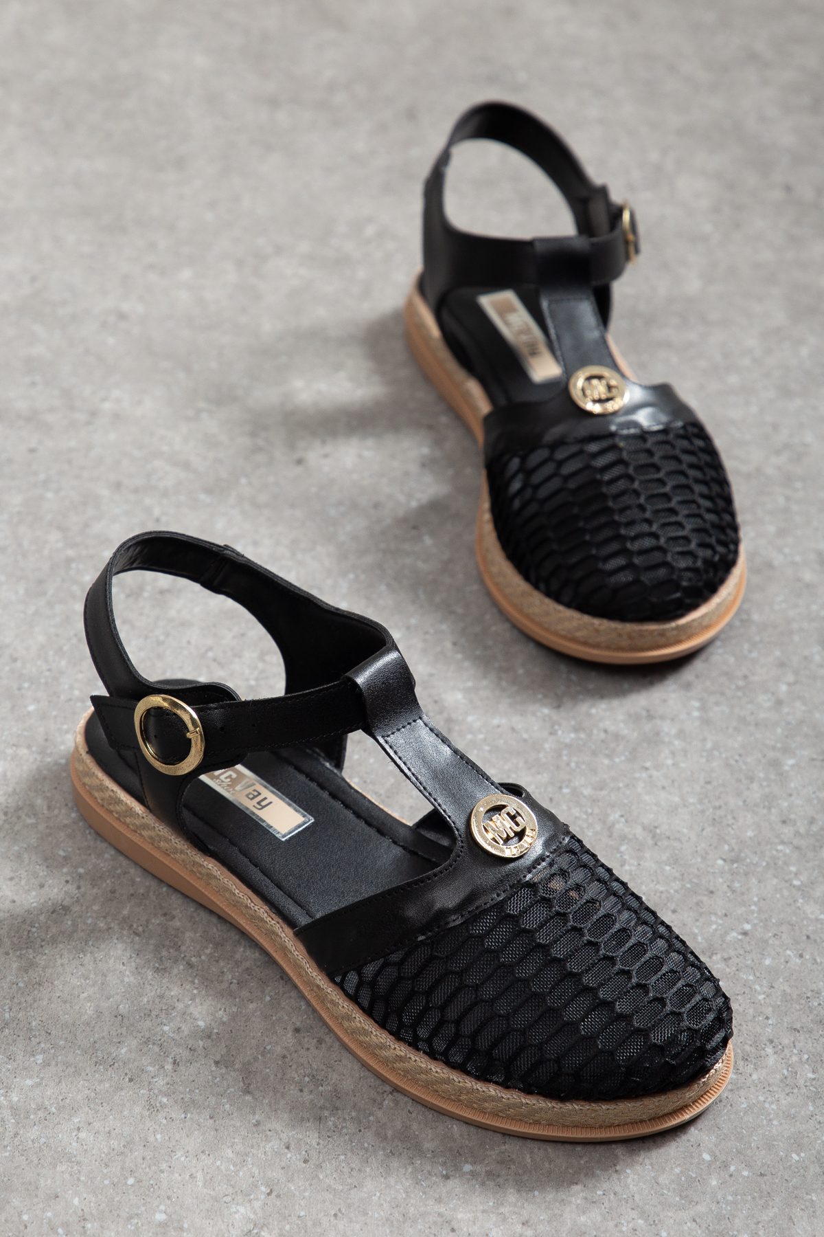 Orthopedic Wicker Base Harbul Buckle Detailed Stylish Women's Sandals with Closed Nose