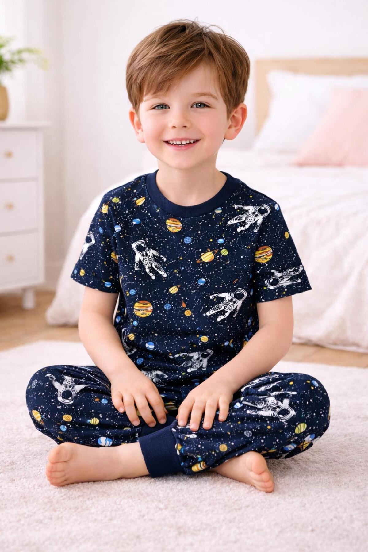 byalisdmr ERKEK ÇOCUK PİJAMA TAKIMI ASTRONOT UZAY TEMALI %100 PAMUK SÜPREM KUMAŞ KISA KOLLU BİSİKLET YAKA fotoğrafı 2 (önizleme)