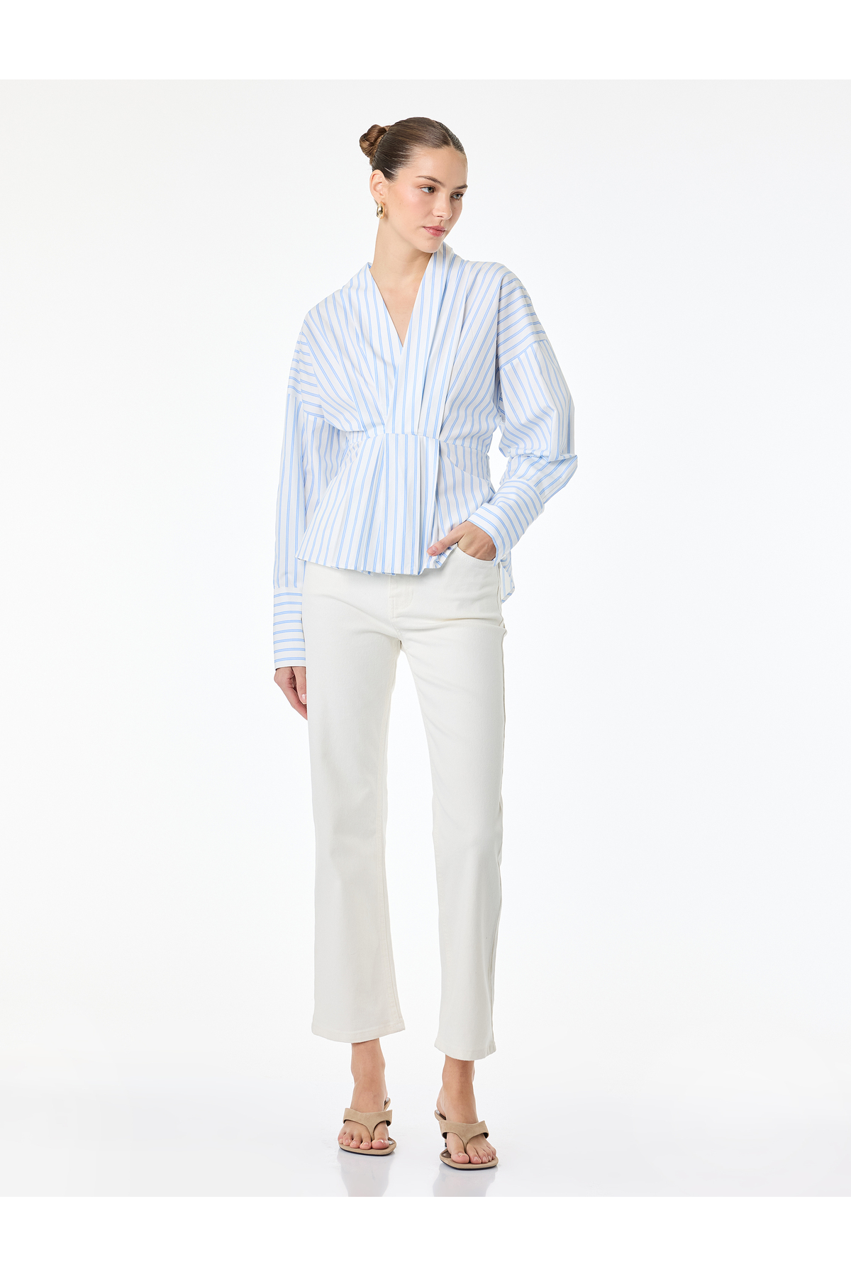 Koton  Normal Bel Dar Kalıp Pamuklu Düğmeli Kısa İspanyol Paça Pantolon - Kick Flare Jeans