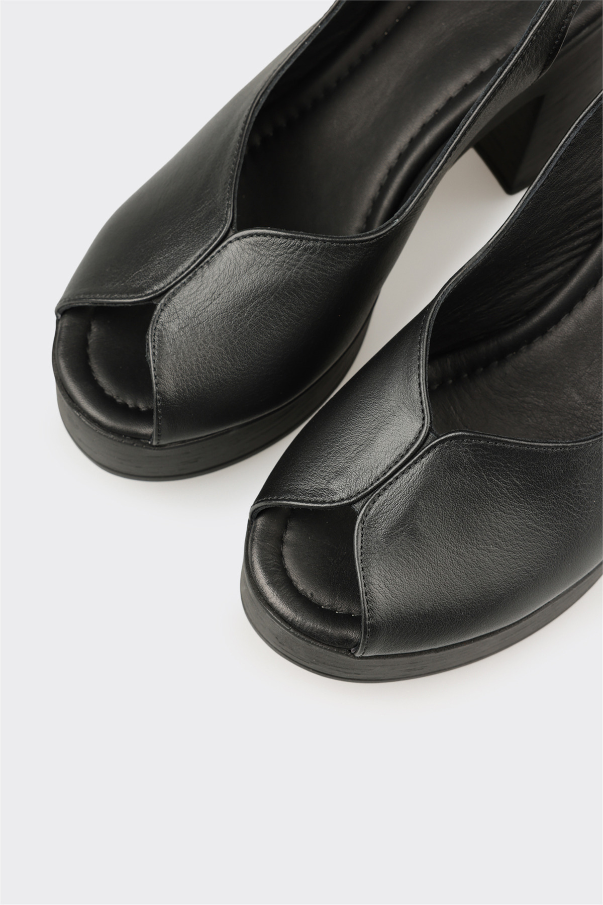 Elle Shoes Siyah Deri Kadın Yüksek Topuklu Sandalet görsel 4