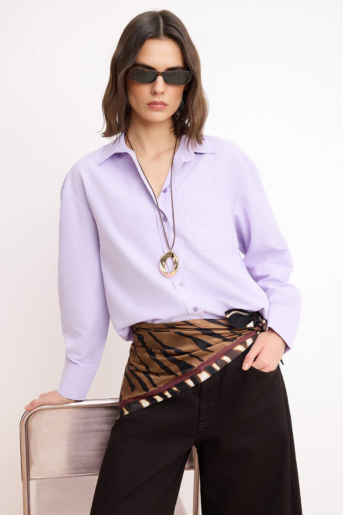 Trendyolmilla  Lila Tek Cepli Boyfriend Geniş Kalıp Pamuklu Dokuma Gömlek TWOAW20GO0115 - Görsel 2