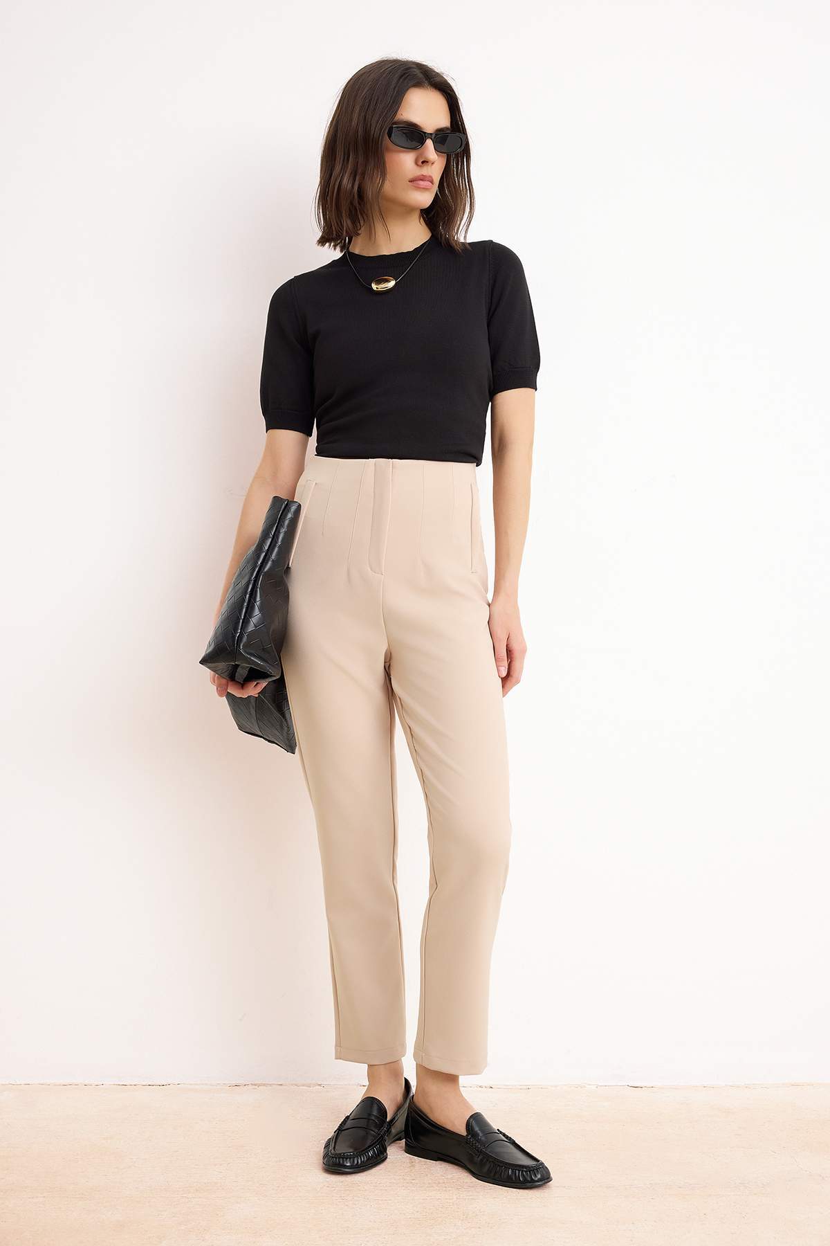 Trendyol Collection Magas derekú bézs cigaretta nadrág - nadrágtartók és boká...