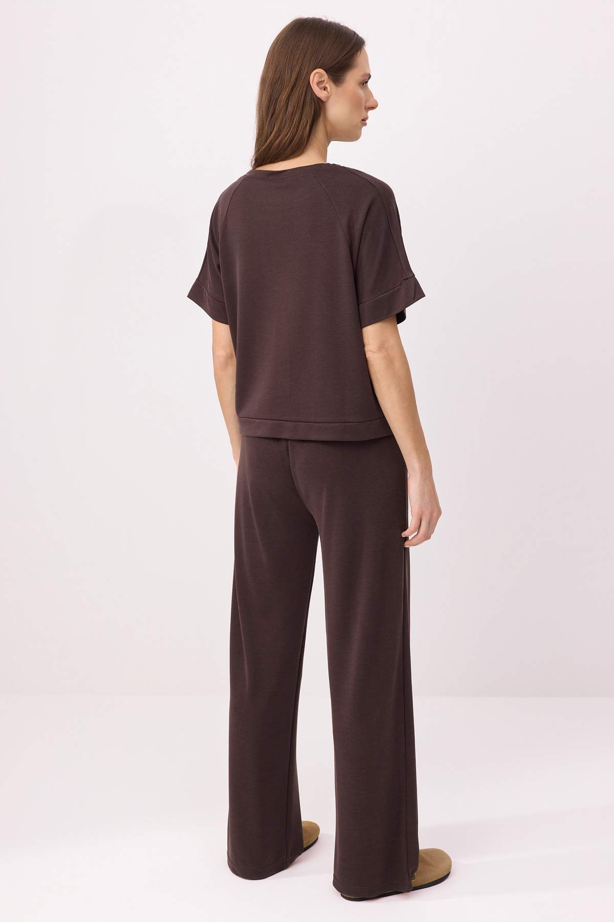 Trendyolmilla  Kahverengi Wide Leg Kısa Kollu Geniş Paça Uzun Soft Touch Örme Alt Üst Takım TWOSS26AU00143 - Görsel 4