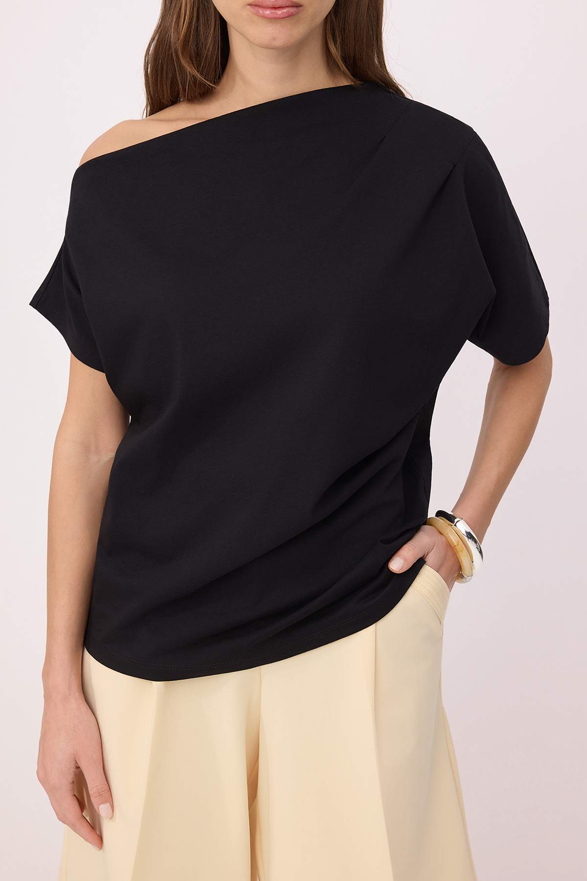 Trendyolmilla  Siyah Regular/Normal Kalıp Kayık Yaka Kısa Kollu %100 Pamuk Örme T-Shirt TWOSS26TS00184 - Görsel 3