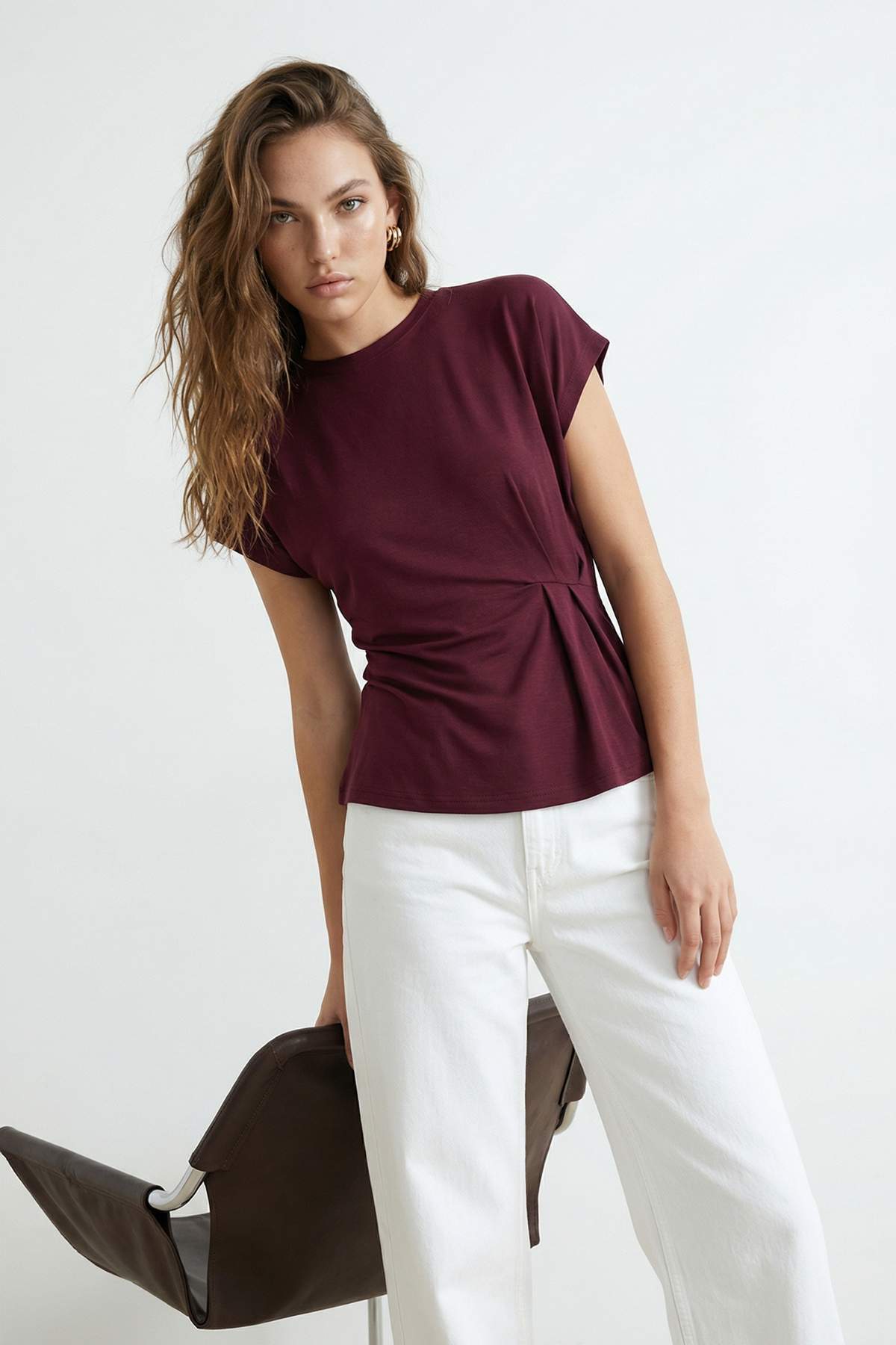 Trendyolmilla  Mürdüm Relaxed/Rahat Kalıp Kayık Yaka Büzgülü Yumuşak Örme T-Shirt TWOSS26BZ00270