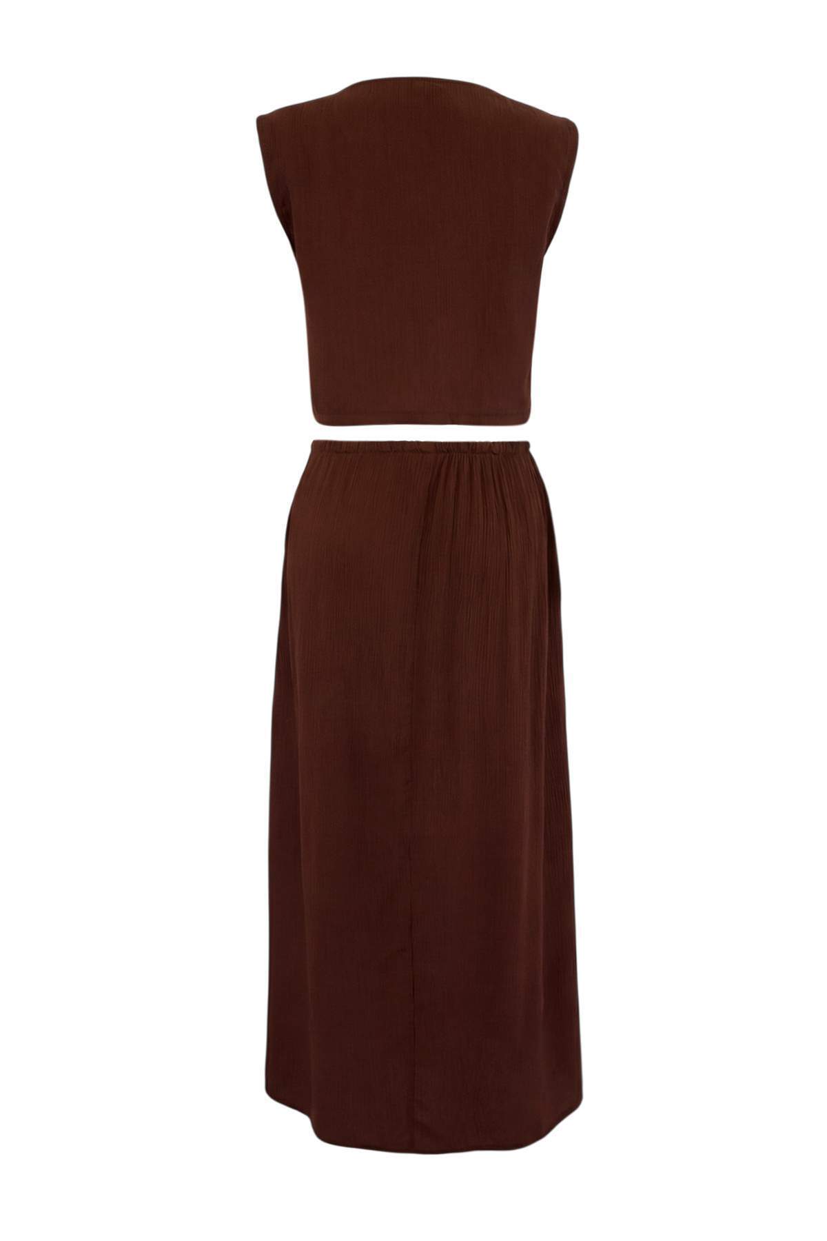 Trendyolmilla  Kahverengi Dokuma Maxi Bağlama Detaylı Regular Plaj Bluz Etek Takım TBESS26AU00025 - Görsel 2