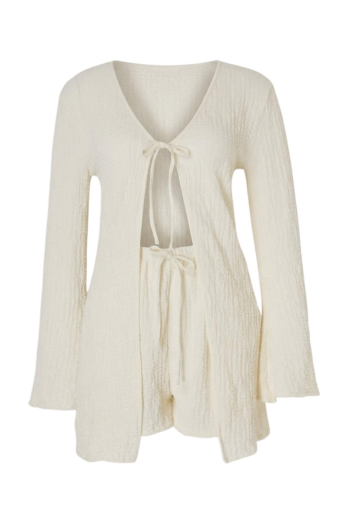 Trendyolmilla  Ekru Örme Dokulu Bağlama Detaylı 100% Pamuk Plaj Bluz Şort Takım TBESS26AU00024 - Görsel 4