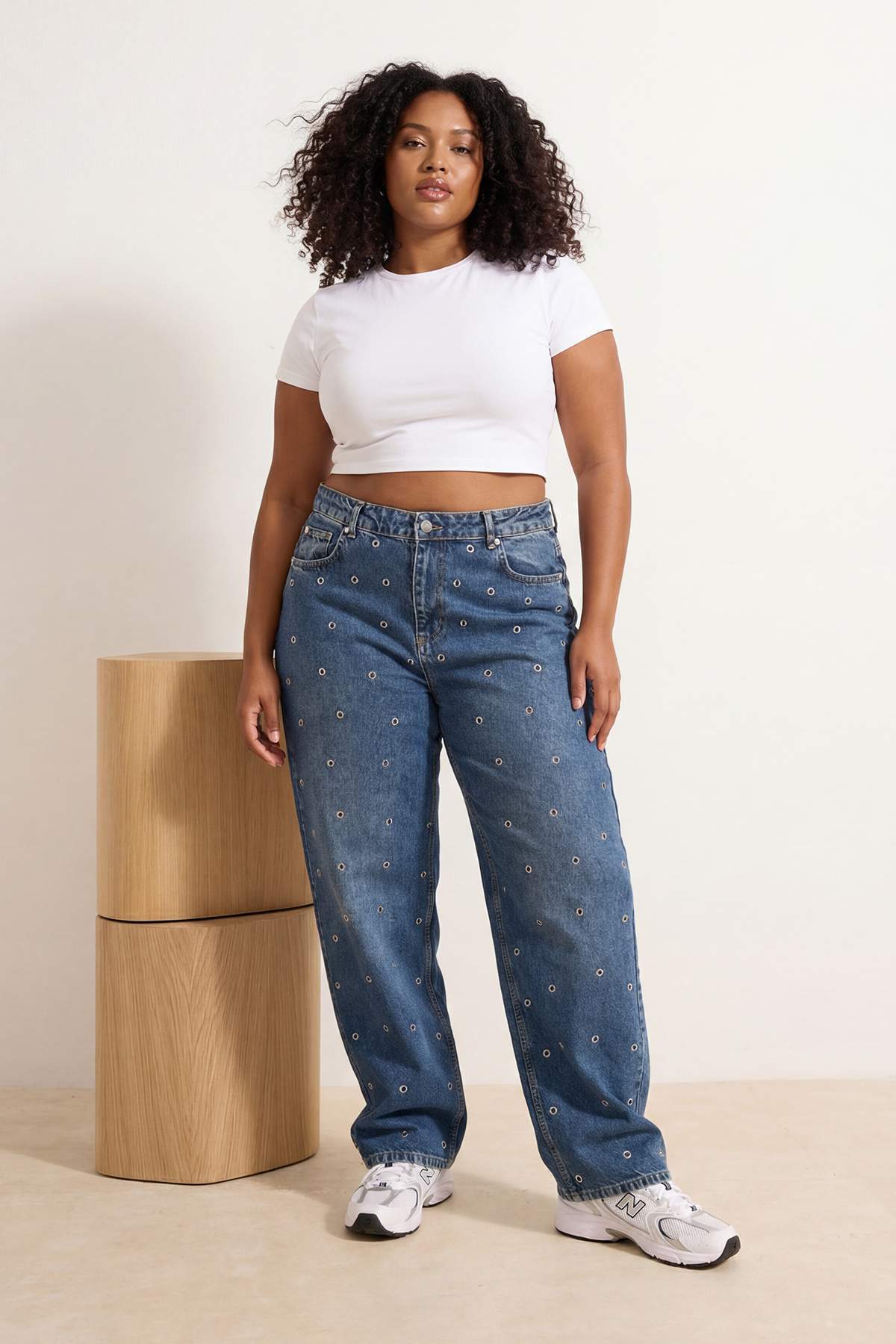 Trendyol Curve Plave Visok struk detaljne farmerke sa ptičijim pogledom 100% ...