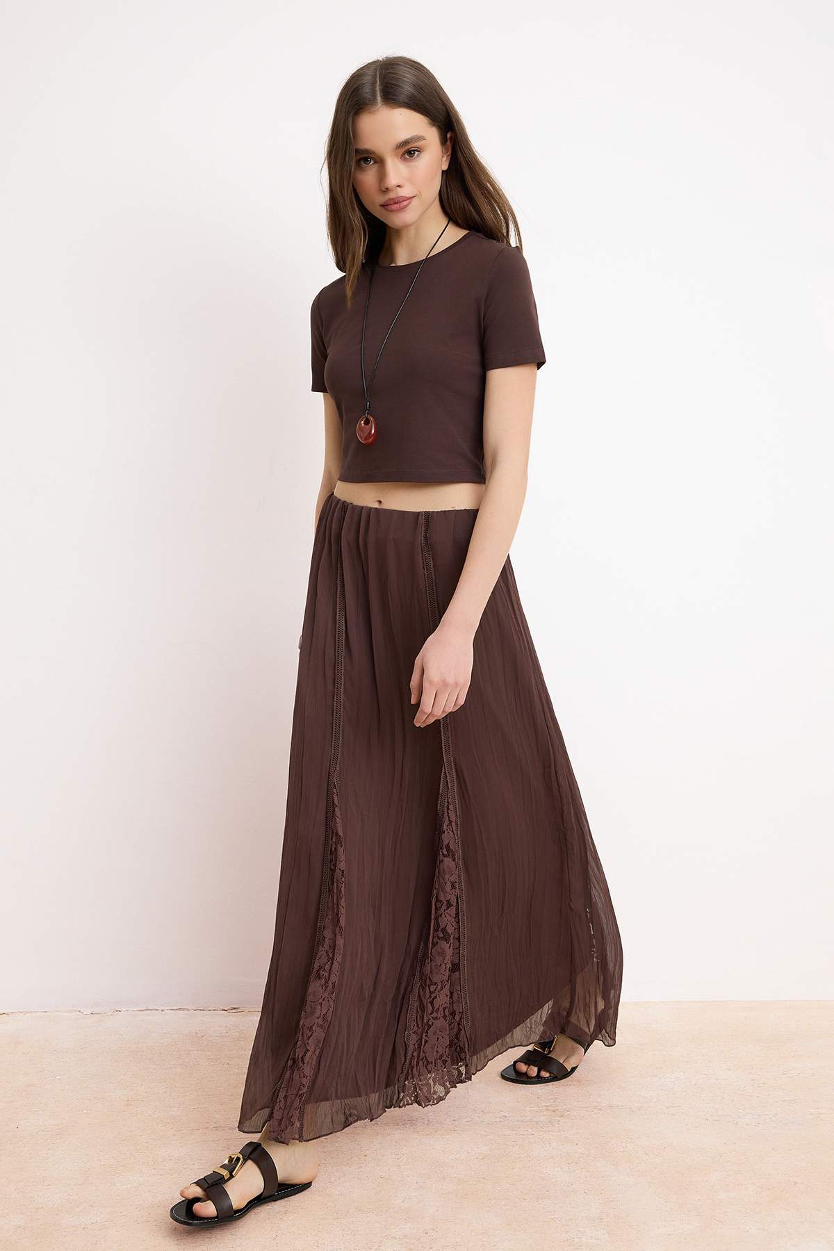 Trendyolmilla  Kahverengi Dantel Detaylı Astarlı Şifon Uzun Maxi Etek TWOSS26ET00105 - Görsel 2