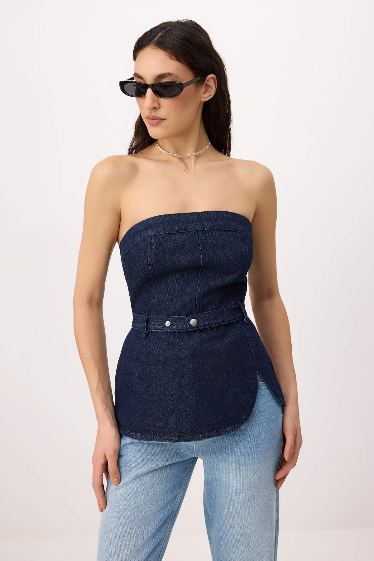 Trendyolmilla  Koyu Mavi Kemer Detaylı Az Esnek Straplez Denim Bluz TWOSS26BZ00656