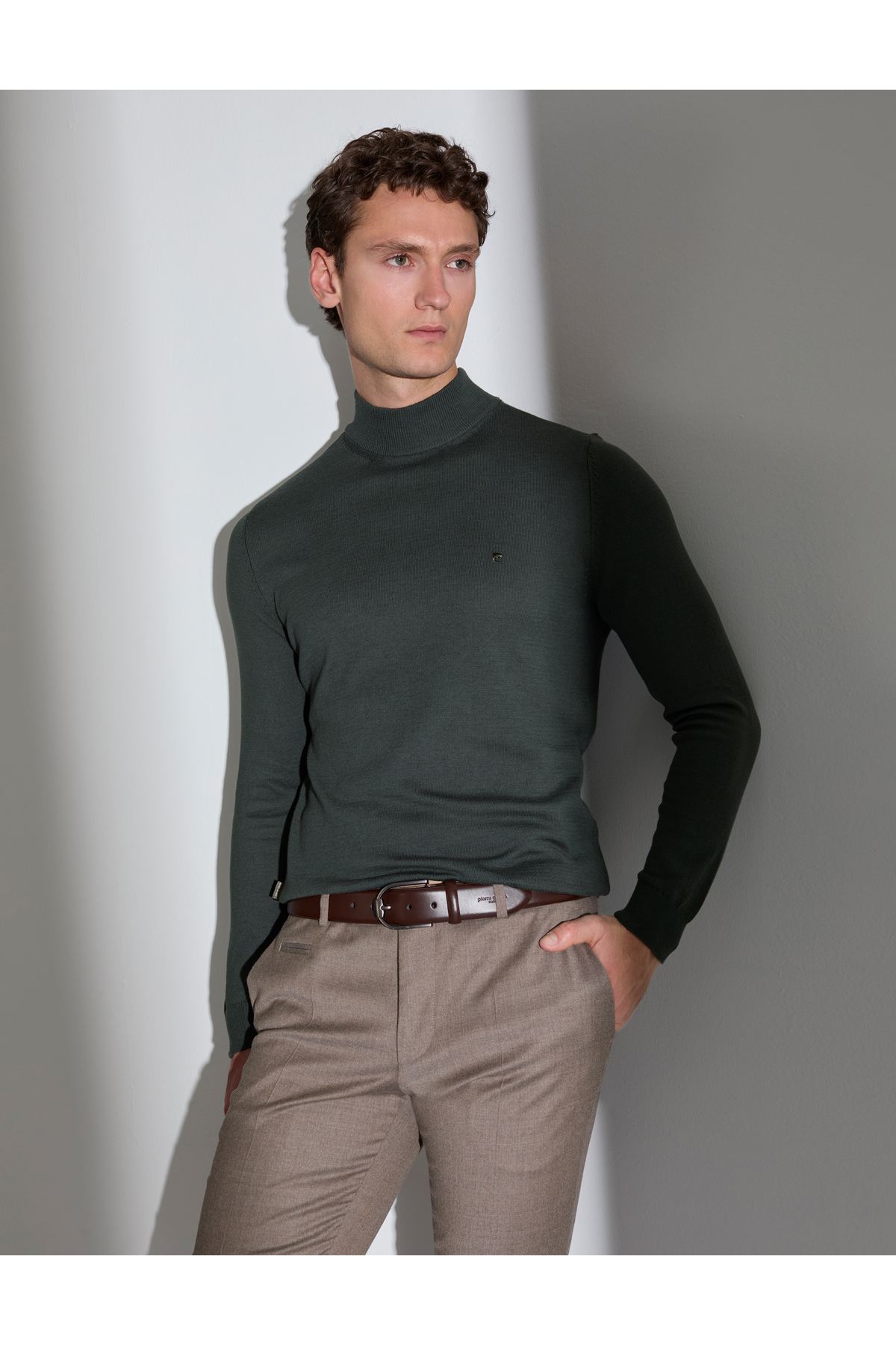 ژاکت بافتنی یقه اسکی ساده خاکی تیره، مدل 50314176-VR111 پیر کاردین پلیور Pierre Cardin
