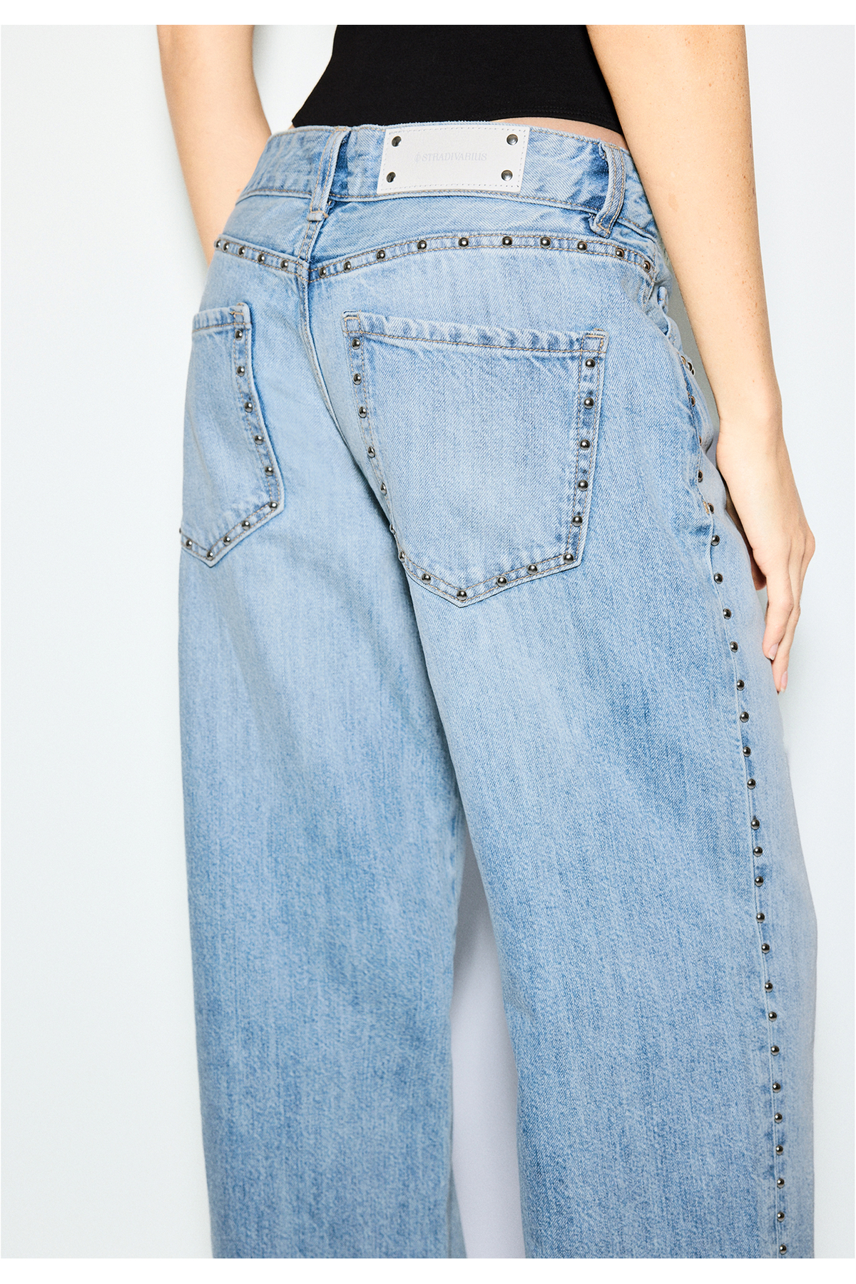 Stradivarius  Geniş paça düşük bel zımbalı jean - Görsel 2