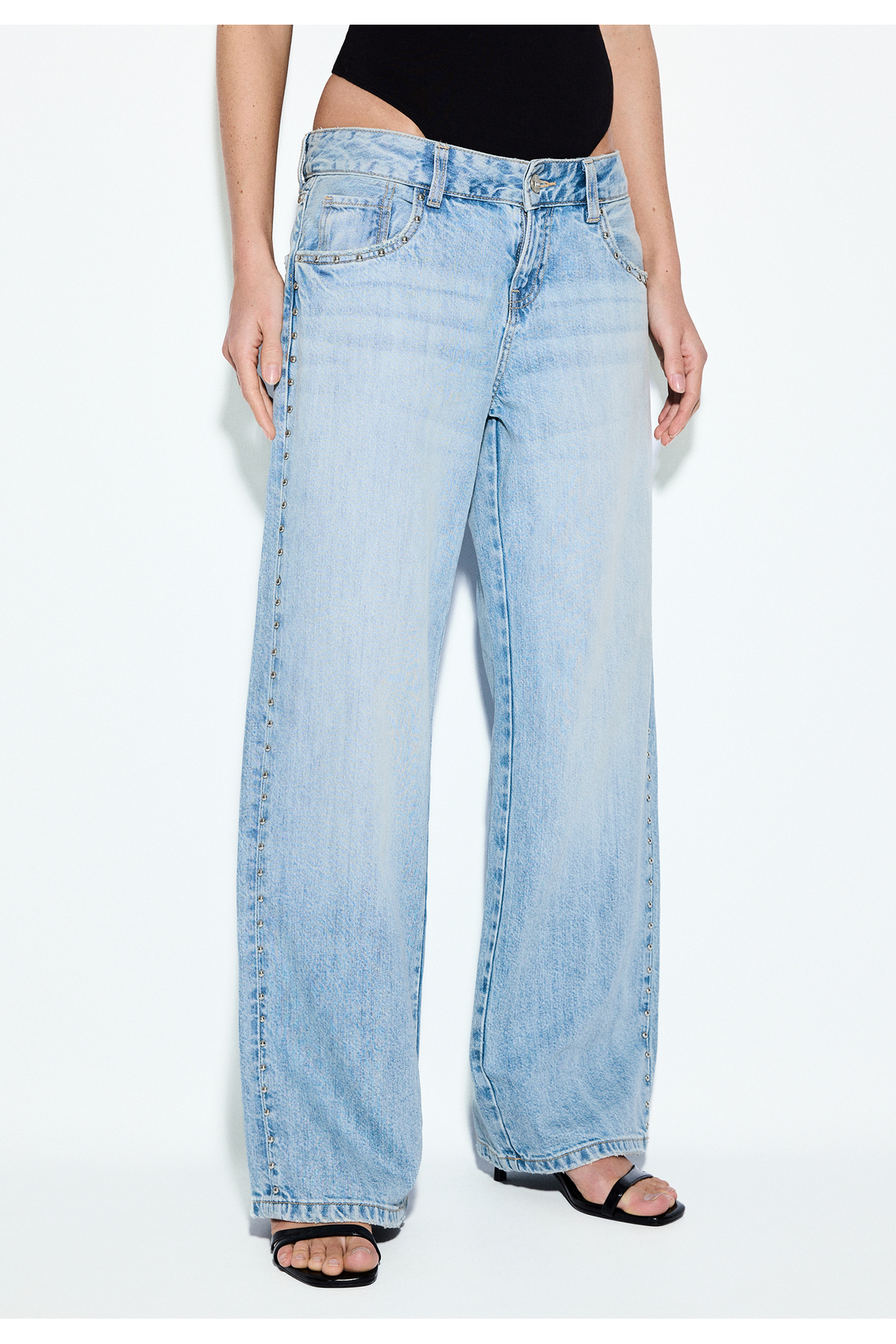 Stradivarius  Geniş paça düşük bel zımbalı jean