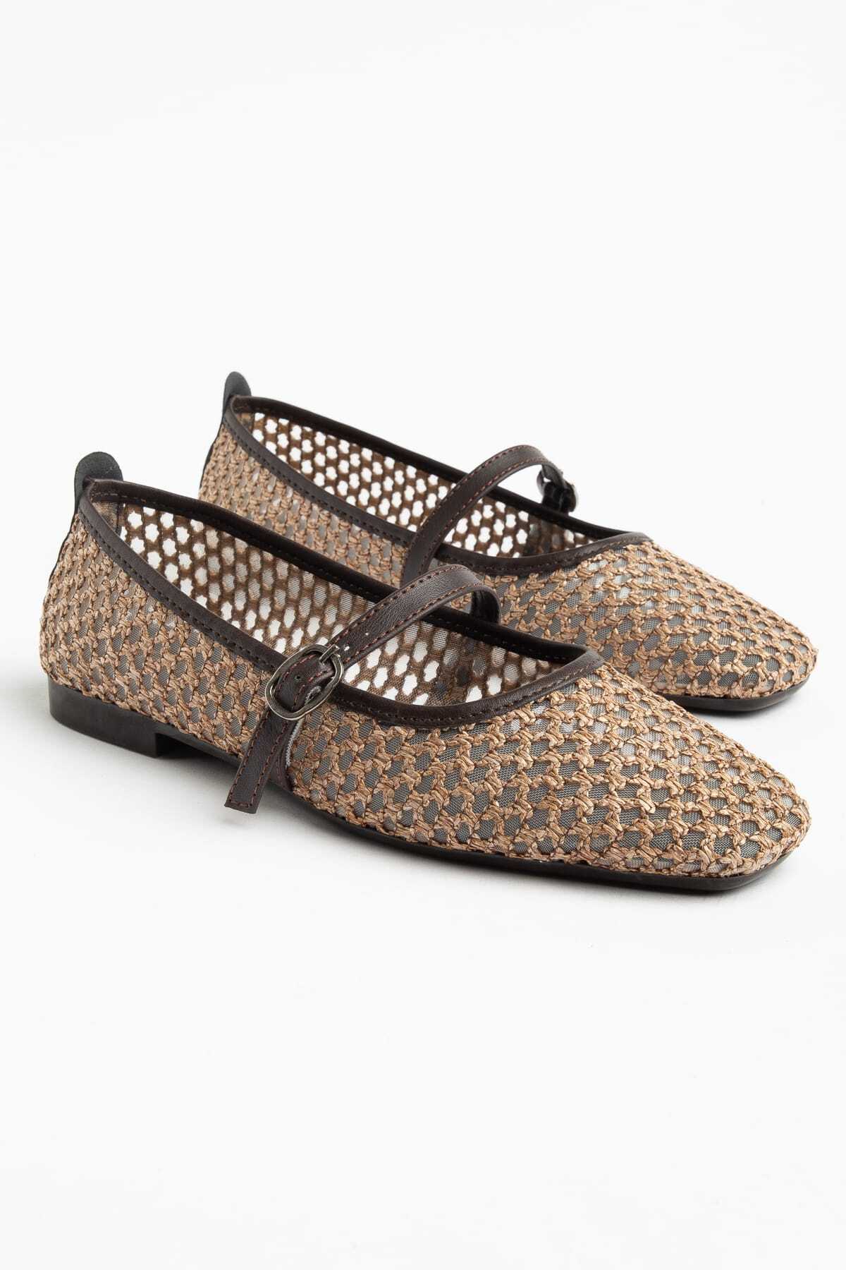 Amalfi Coffee Women's Straw Mesh Flat Shoes