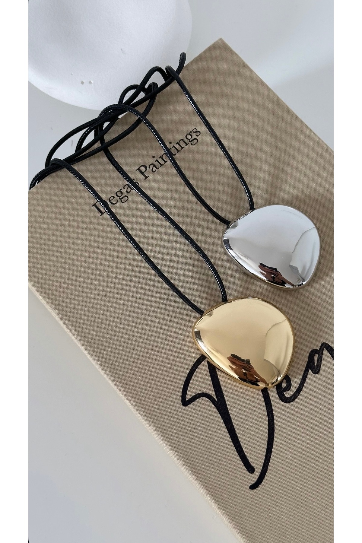 MNG Model Adjustable Modern Stylish Necklace with Vip Silver&Gold Leather Strap (Specify Color)