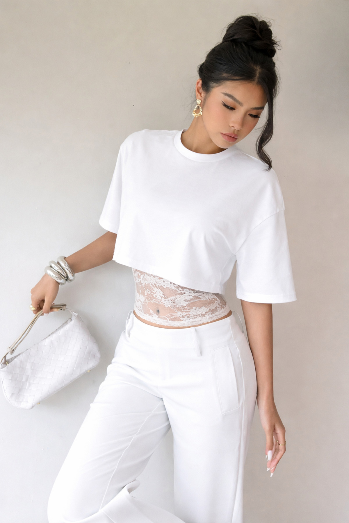 Wild Flower  Beyaz 2Li Crop Tişört Atlet Dantel Detaylı Yuvarlak Yaka Şık Üst Bluz - Görsel 4