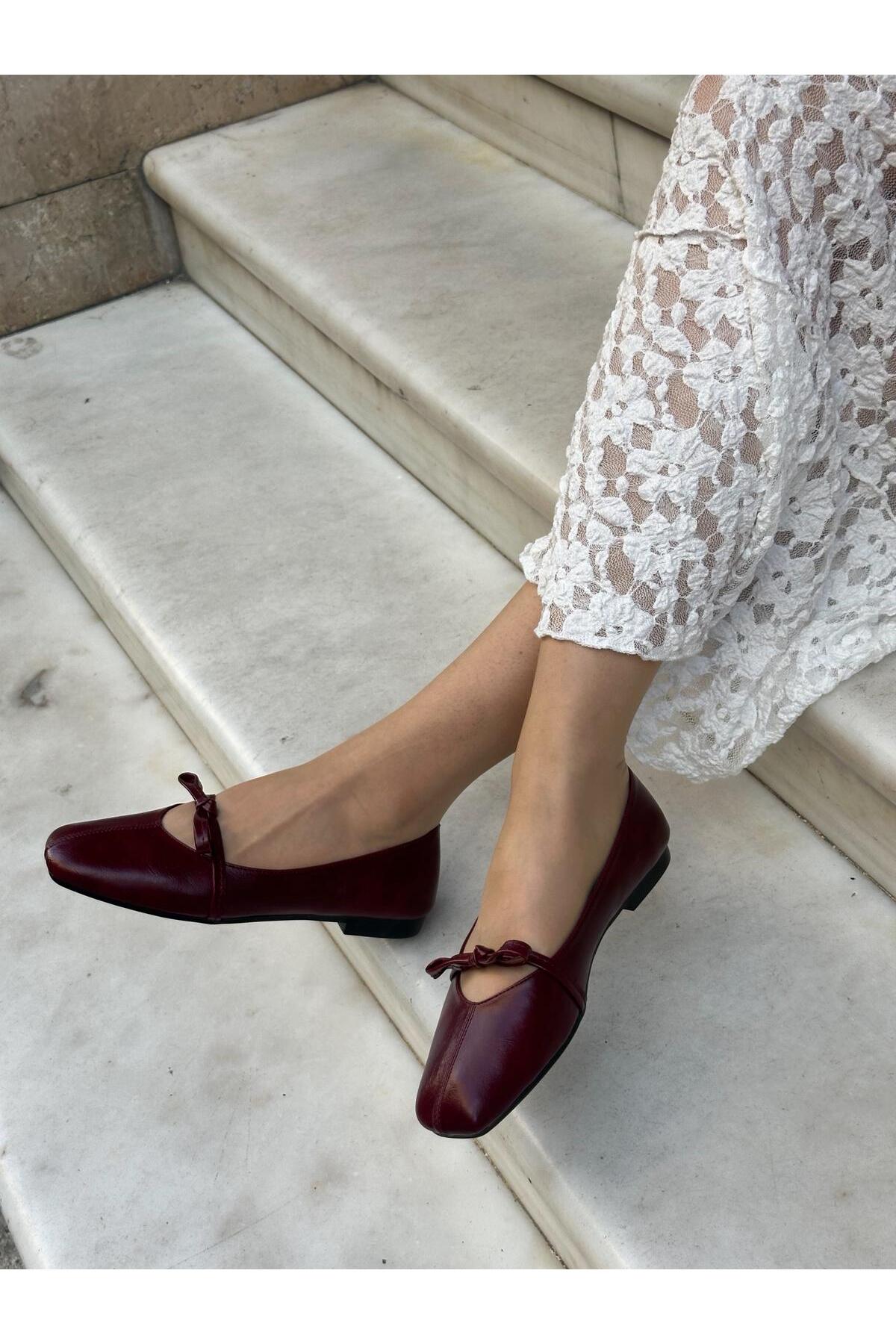 azza shoes ARİES BİYELİ FİYONK DETAYLI KARE KALIP ÖNDEN DİKİŞLİ ZARİF VE RAHAT GÜNLÜK BABET görsel 2