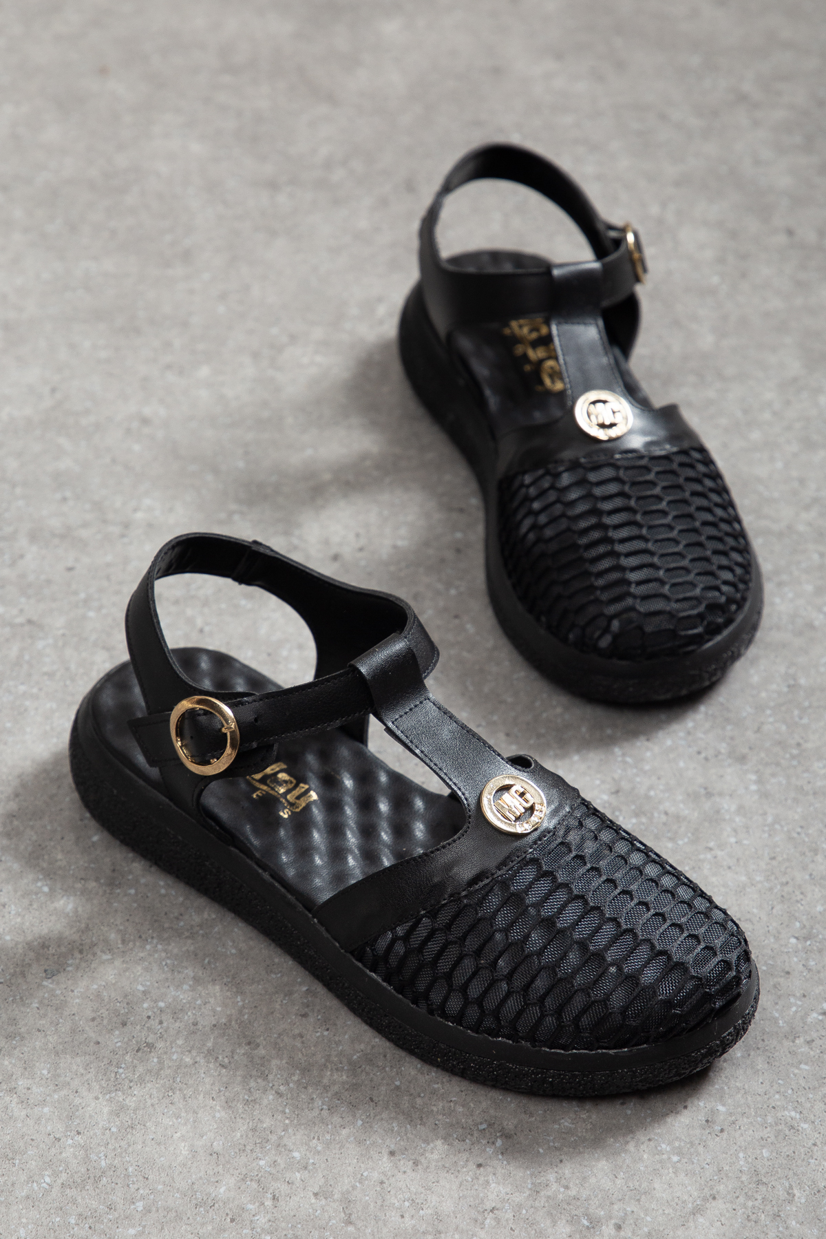 Orthopedic Sole 007 Harbul Buckle Detailed Stylish Women's Sandals with Closed Nose