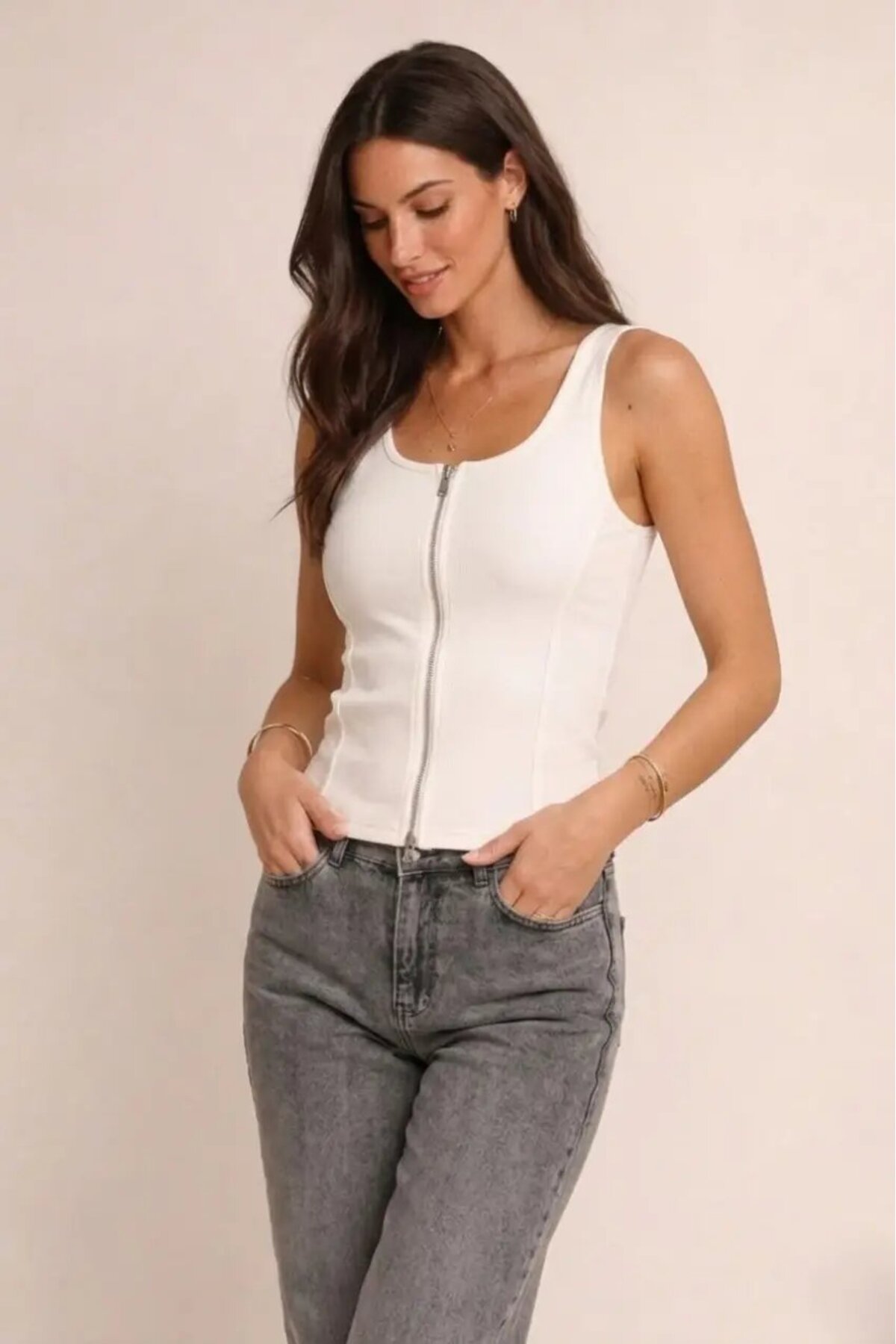 Cool & Sexy  Fermuarlı Sıfır Kol Bluz Ekru - Görsel 3