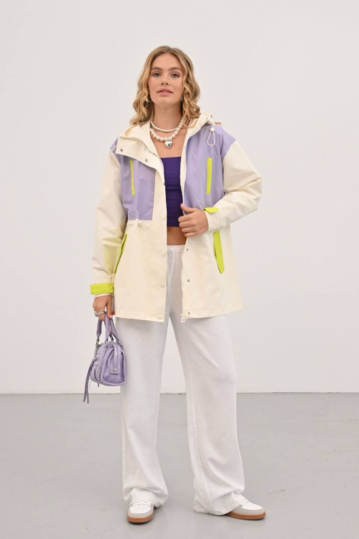 İLKCET MODA  Mini Blok Detaylı Kapüşonlu Oversize Yağmurluk - Görsel 3