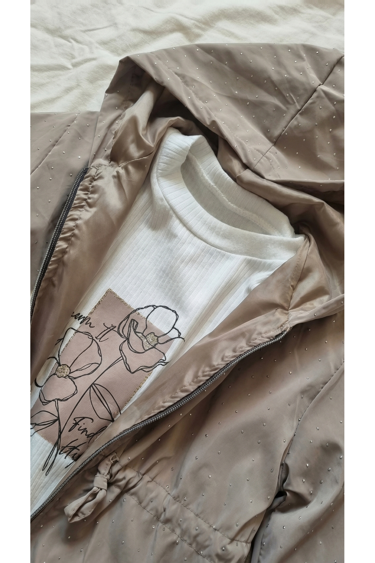 Sabi Kız Çocuk Taş İşlemeli Kapüşonlu Astarlı Yağmurluklu Üçlü Takım Set fotoğrafı 3 (önizleme)