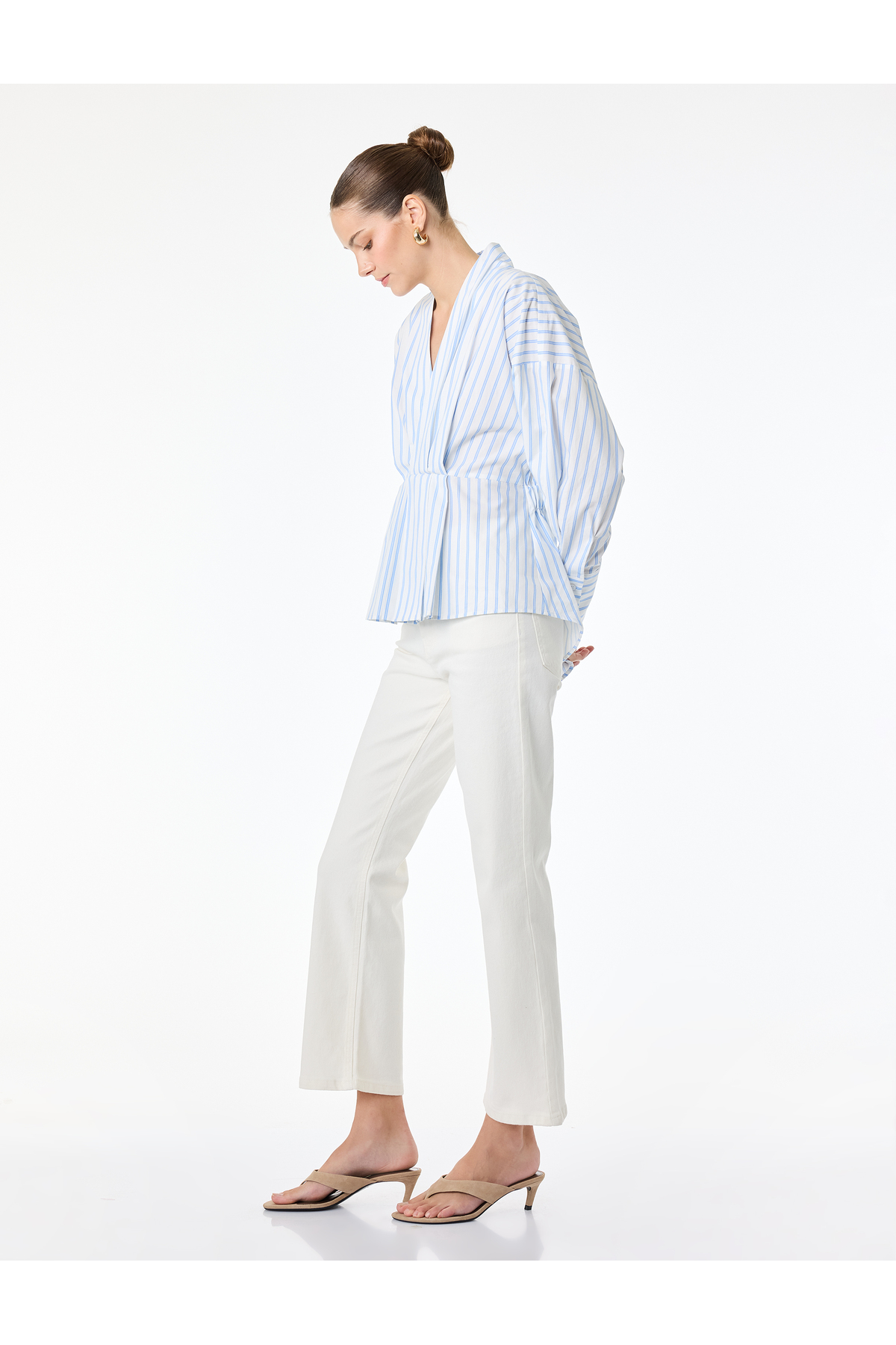 Koton  Normal Bel Dar Kalıp Pamuklu Düğmeli Kısa İspanyol Paça Pantolon - Kick Flare Jeans - Görsel 2