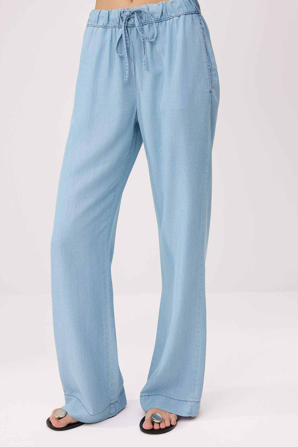 Trendyolmilla  Mavi Yüksek Bel Wide Leg More Sustainable %100 Tencel Jeans TWOSS26JE00235 - Görsel 3