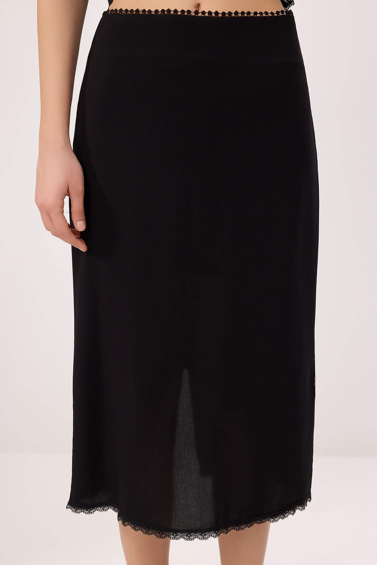 Trendyolmilla  Siyah Slim Fit Gömlek Midi Etek Dokuma Alt - Üst Takım TWOSS26AU00105 - Görsel 3