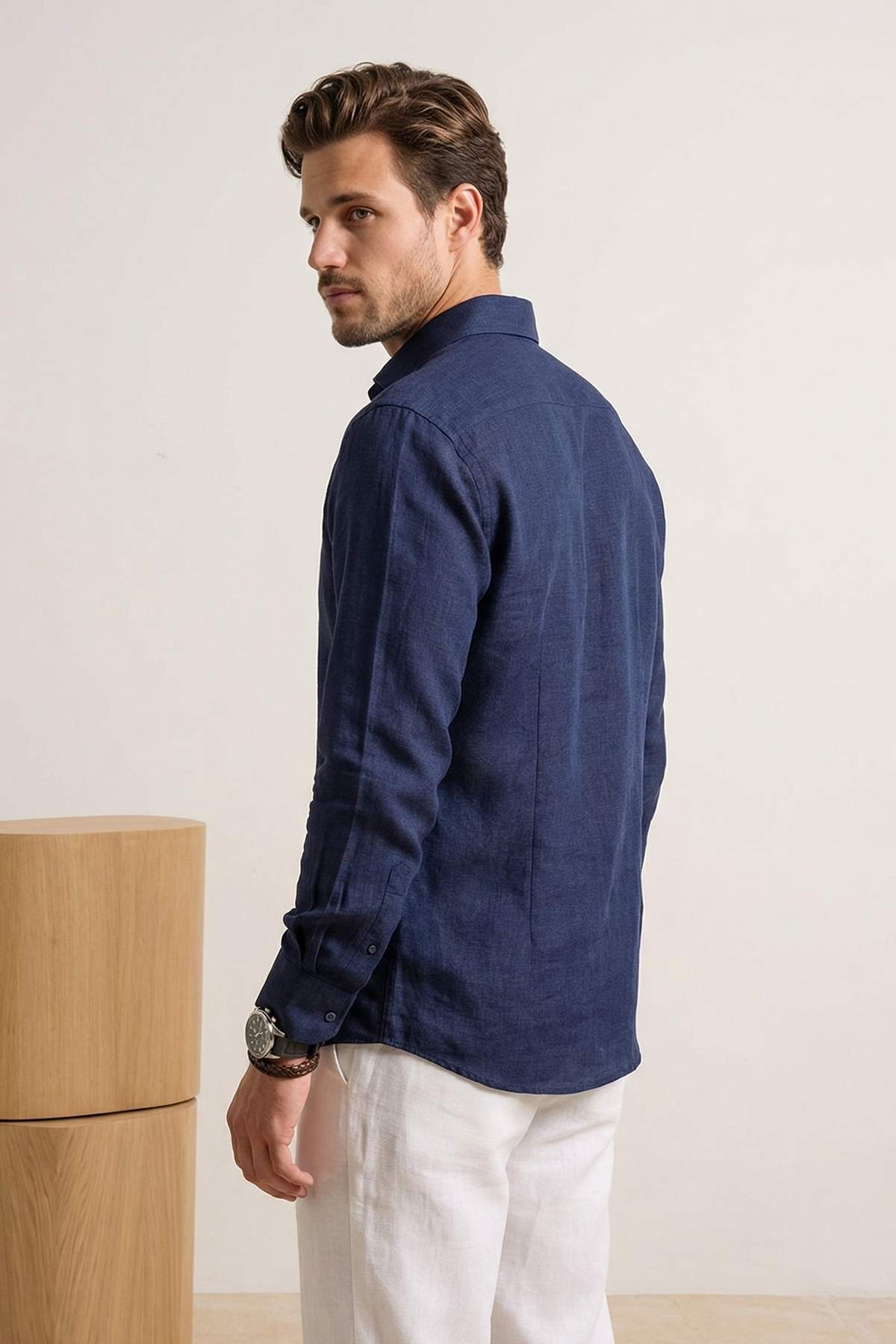 Trendyolmilla  Lacivert Normal Kalıp/Regular Fit Keten Görünümlü Mevsimlik Erkek Dokuma Gömlek TMNSS26GO00007 - Görsel 3