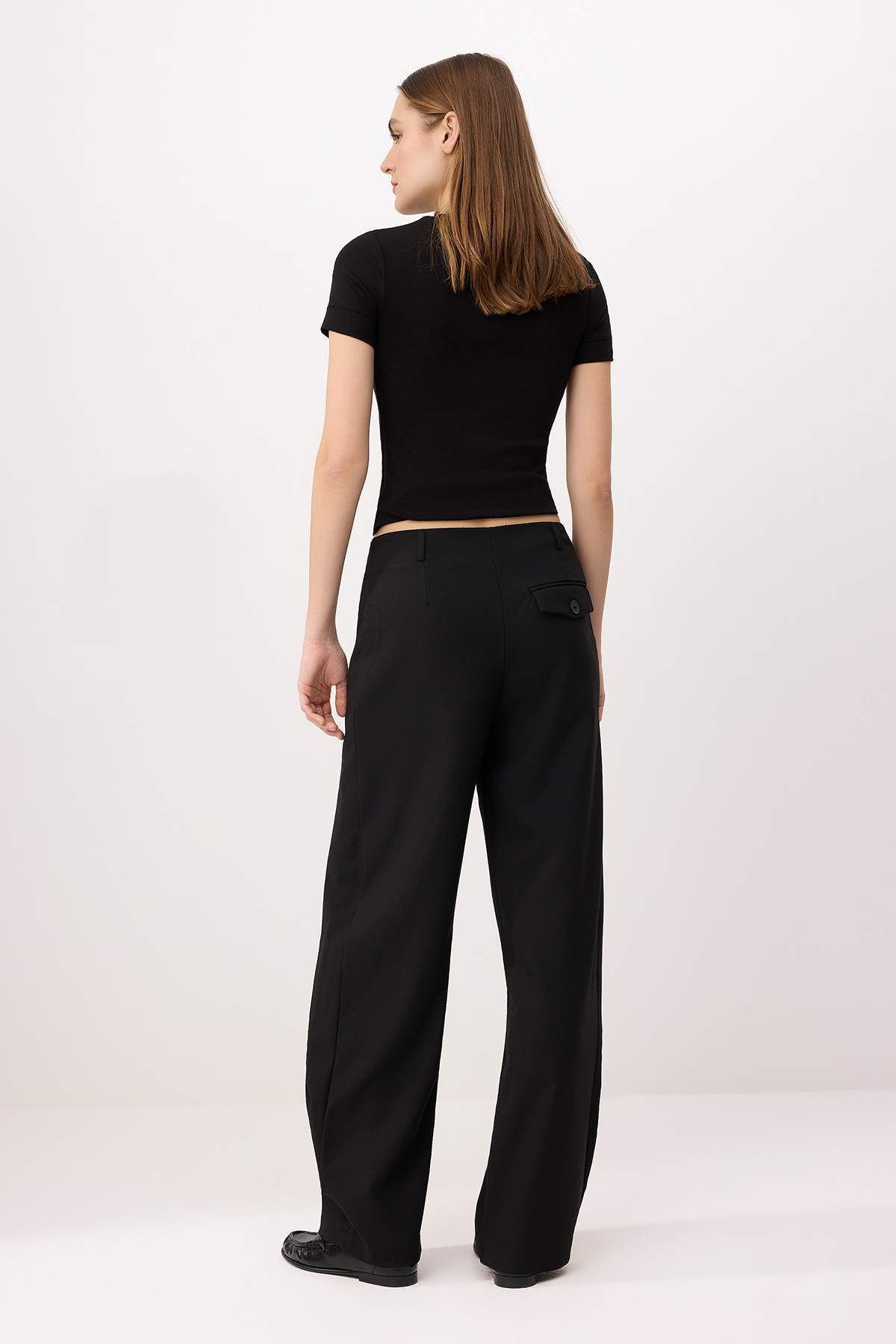 Trendyolmilla  Siyah Hacimli Pilili Balon Fit Çizgili Kumaş Pantolon TWOAW26PL00149 - Görsel 4