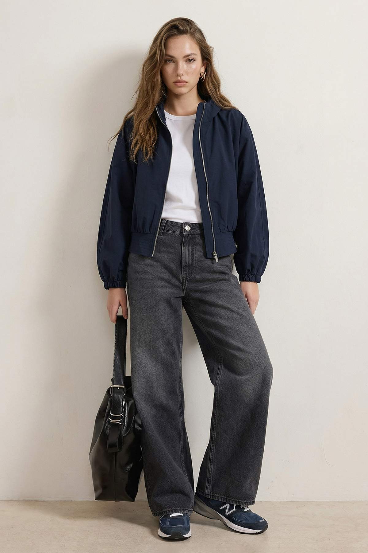 Trendyolmilla Lacivert Oversize Yazlık Kumaşlı Peplum Detaylı Kapüşonlu Yazlık Kumaşlı İnce Mont TWOSS26MO00002