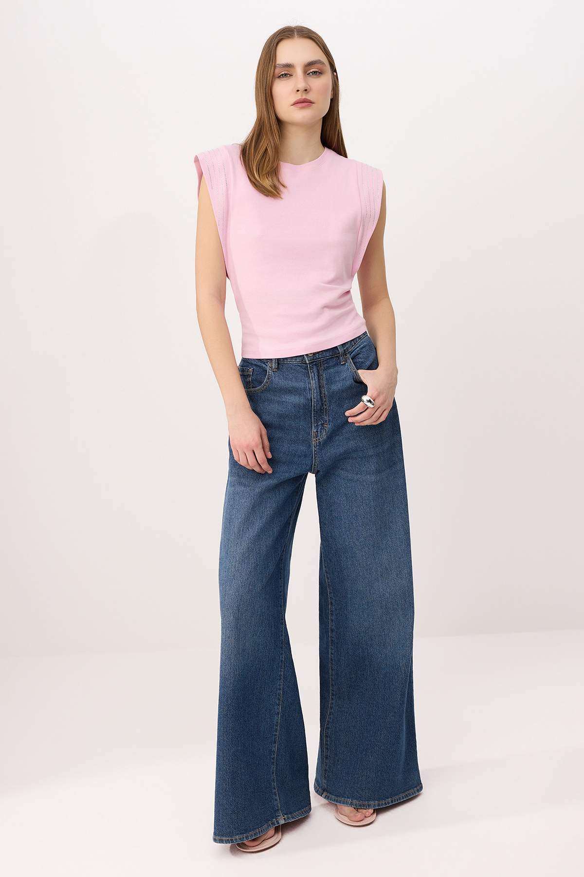 Trendyolmilla  Pembe Regular/Normal Kalıp Kolsuz Taş Detaylı Tok %100 Pamuk Örme T-shirt TWOSS26TS00231 - Görsel 2