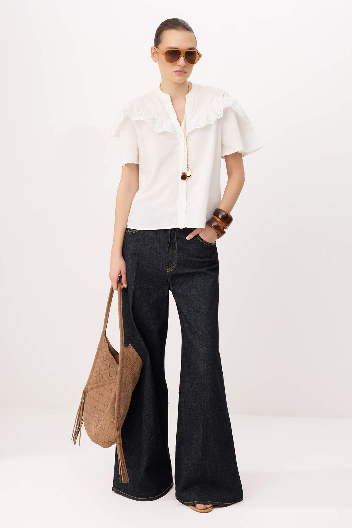 Trendyolmilla  Beyaz Dantel Garnili Pamuklu Gömlek TWOSS26GO00083