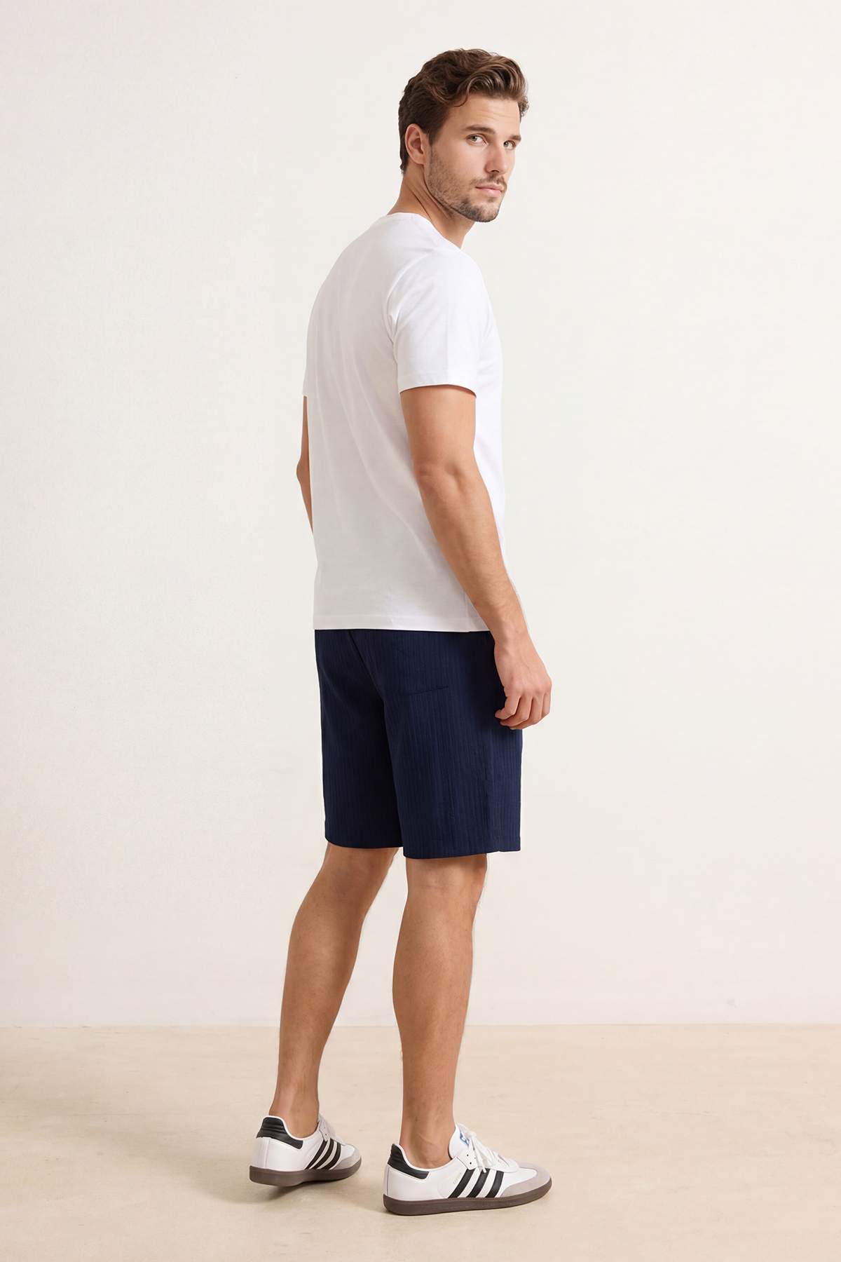 Trendyolmilla  Lacivert Regular/Normal Kesim Dokulu Bürümcük Şort & Bermuda TMNSS26SR00002 - Görsel 3