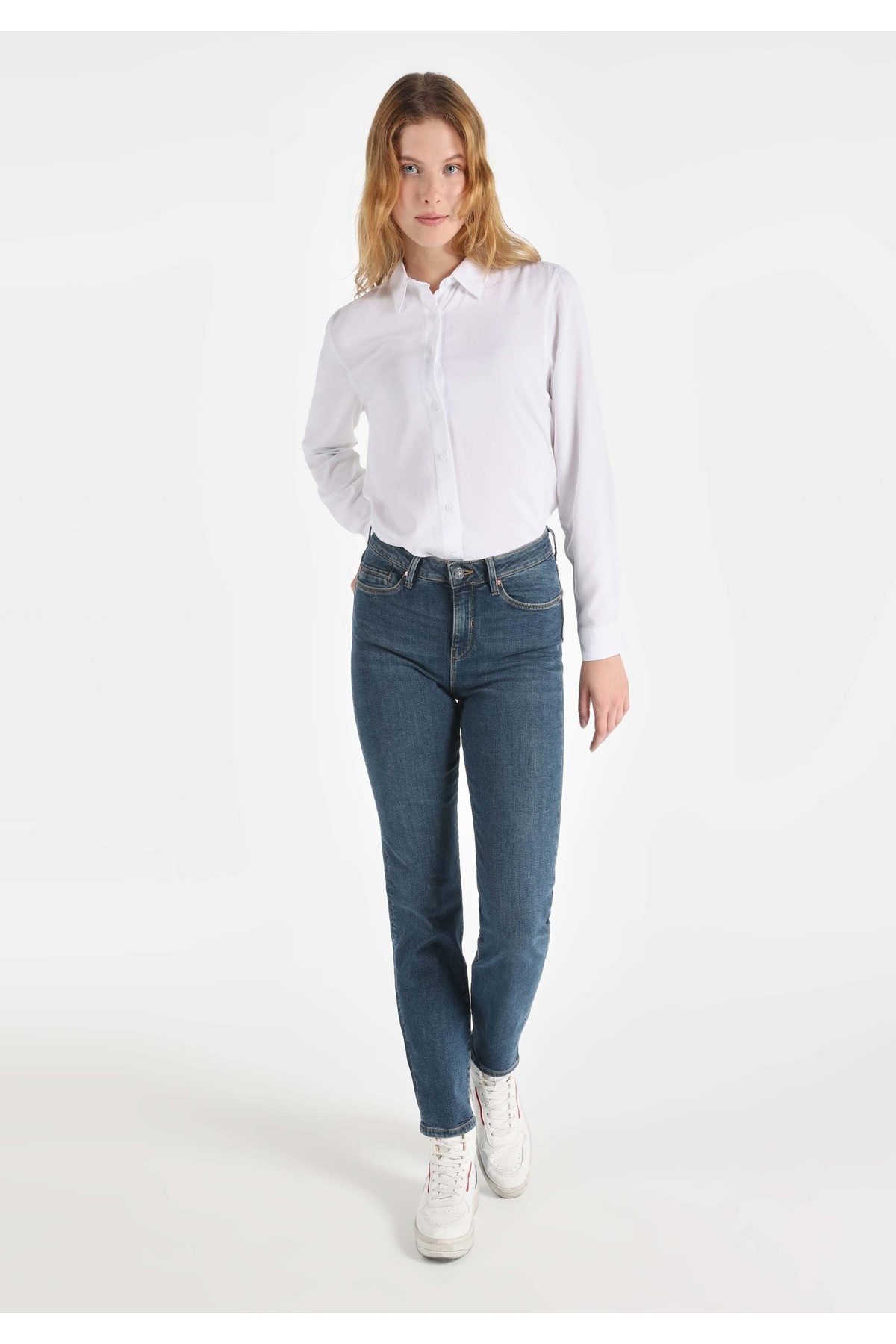 Slim Fit Orta Bel Düz Paça Kadın İndigo Denim Jean Pantolon